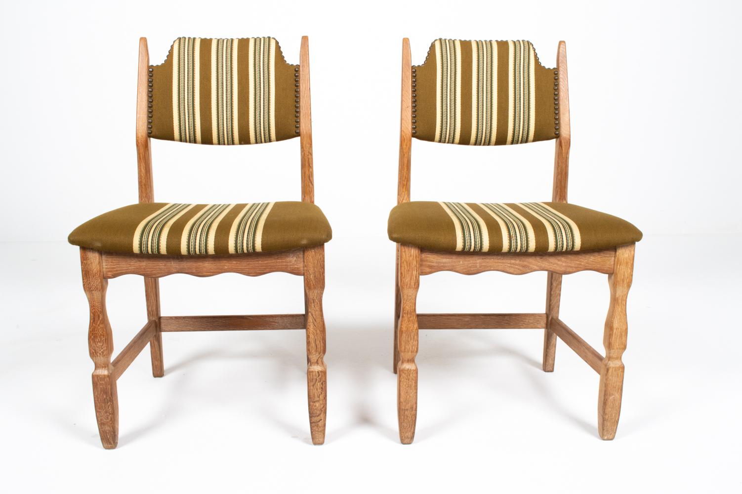 (7) Chaises de salle à manger danoises du milieu du siècle de Henning Kjaernulf Bon état - En vente à Norwalk, CT