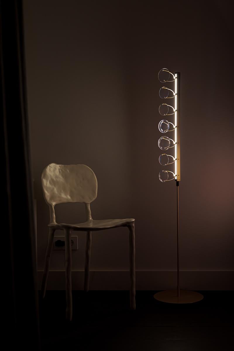 Laiton Lampadaire à 7 lampes par Object Density en vente