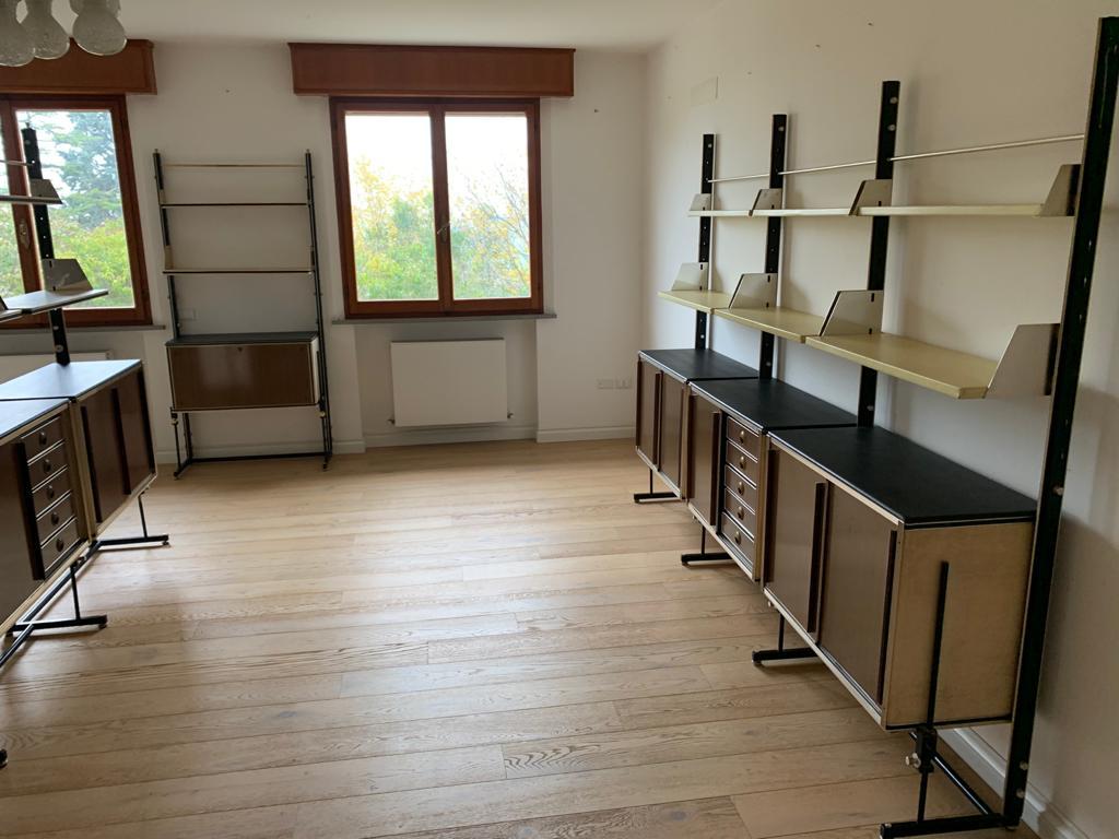 7 Module Bücherregal mit Bar von Umberto Mascagni, 7-teilig (Aluminium) im Angebot