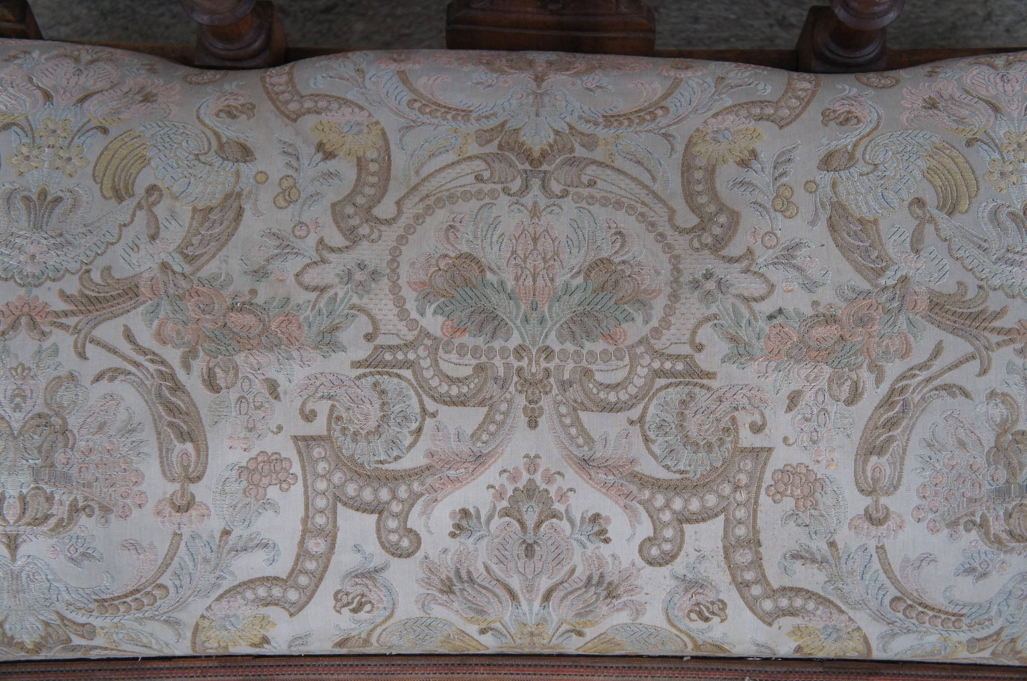 7 Pc Set Antique Revival italien Renaissance sculpté Noyer Chaises d'angle Canapé en vente 5