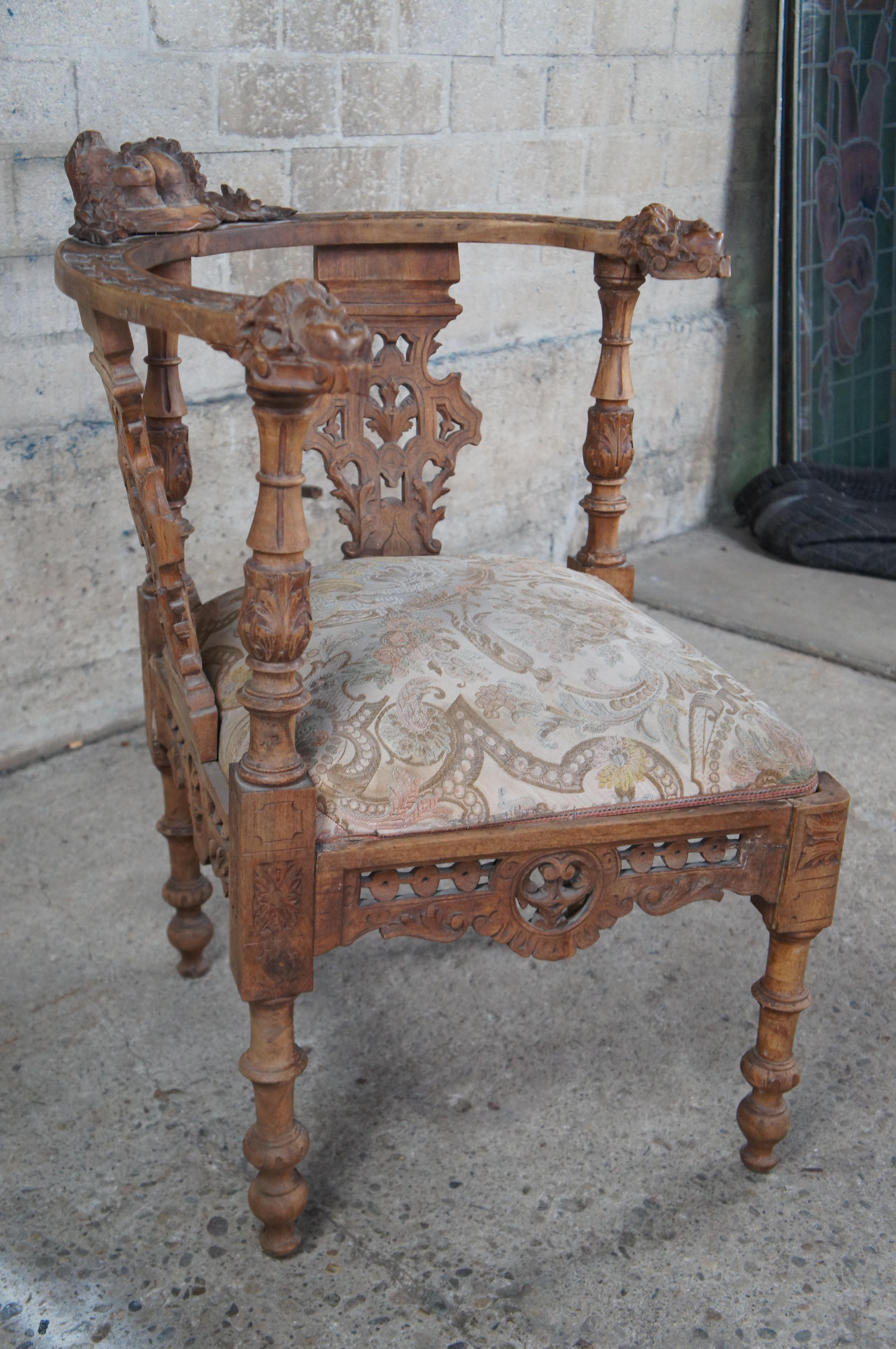 Fin du XIXe siècle 7 Pc Set Antique Revival italien Renaissance sculpté Noyer Chaises d'angle Canapé en vente