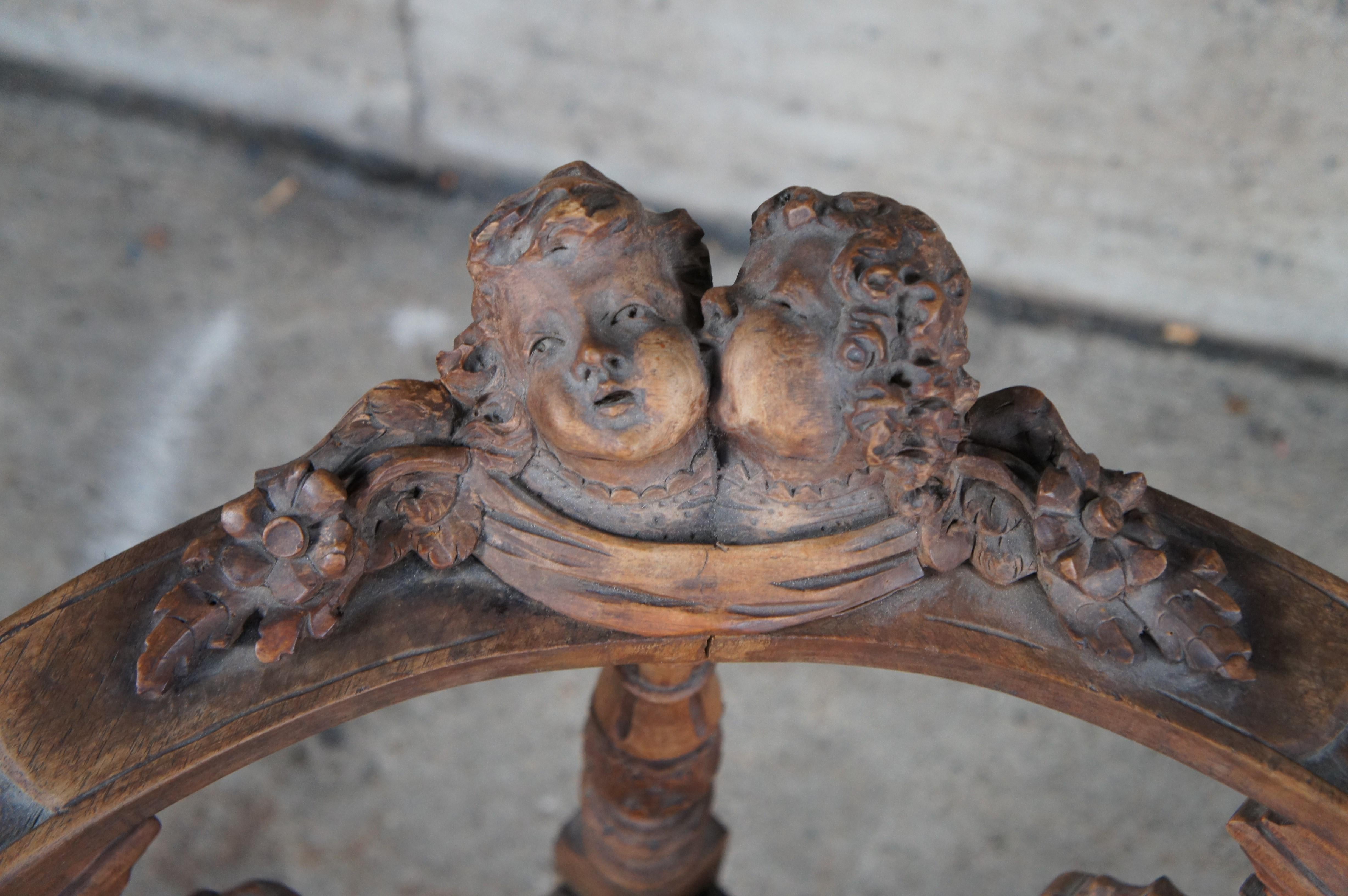 Tissu d'ameublement 7 Pc Set Antique Revival italien Renaissance sculpté Noyer Chaises d'angle Canapé en vente