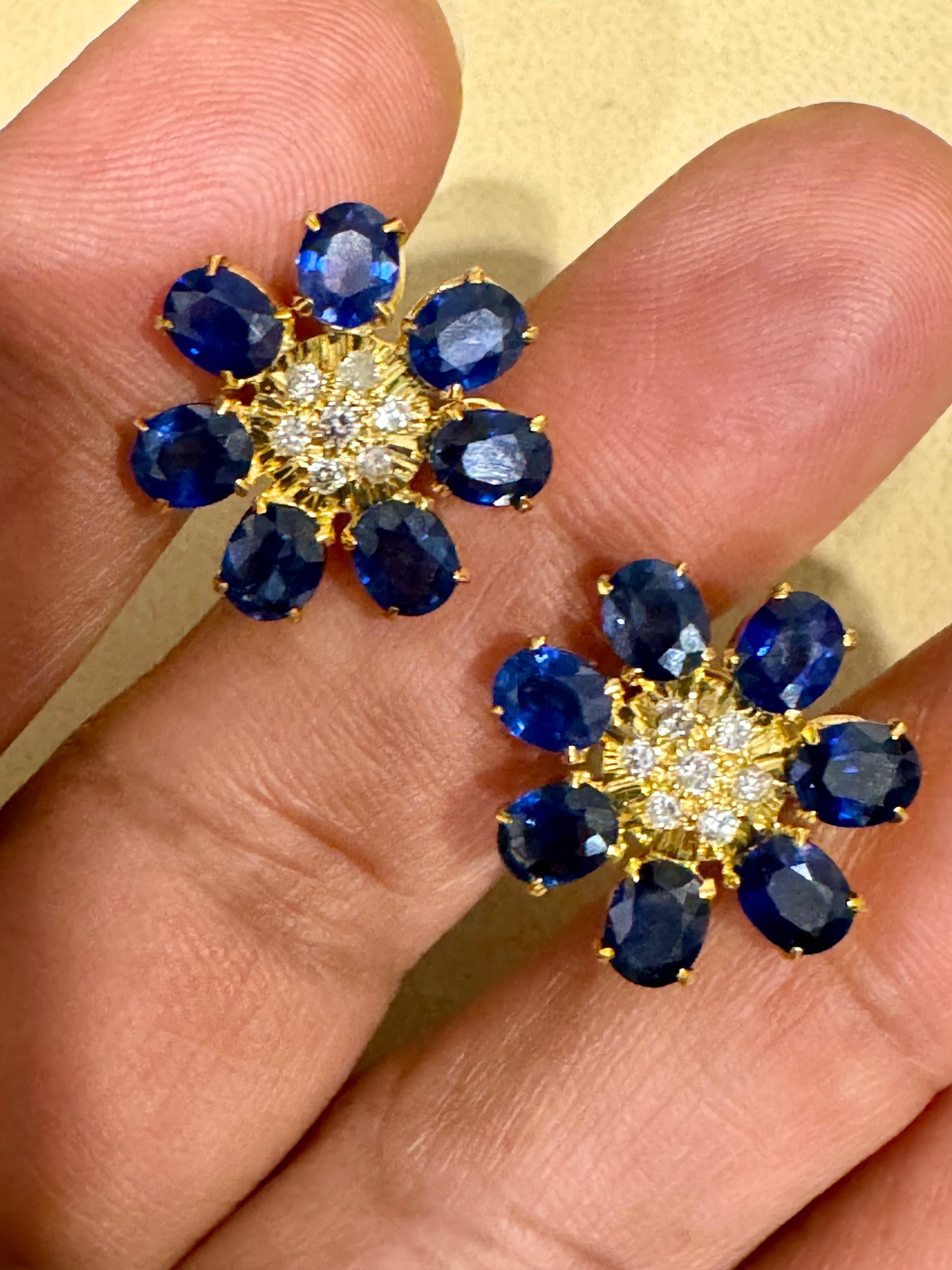 7 Petals Natural Sapphire and Diamonds Flower Post Earrings 18 Karat Yellow Gold For Sale 9