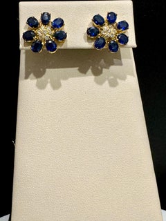 7 Petals Natural Sapphire and Diamonds Flower Post Earrings 18 Karat Yellow Gold
