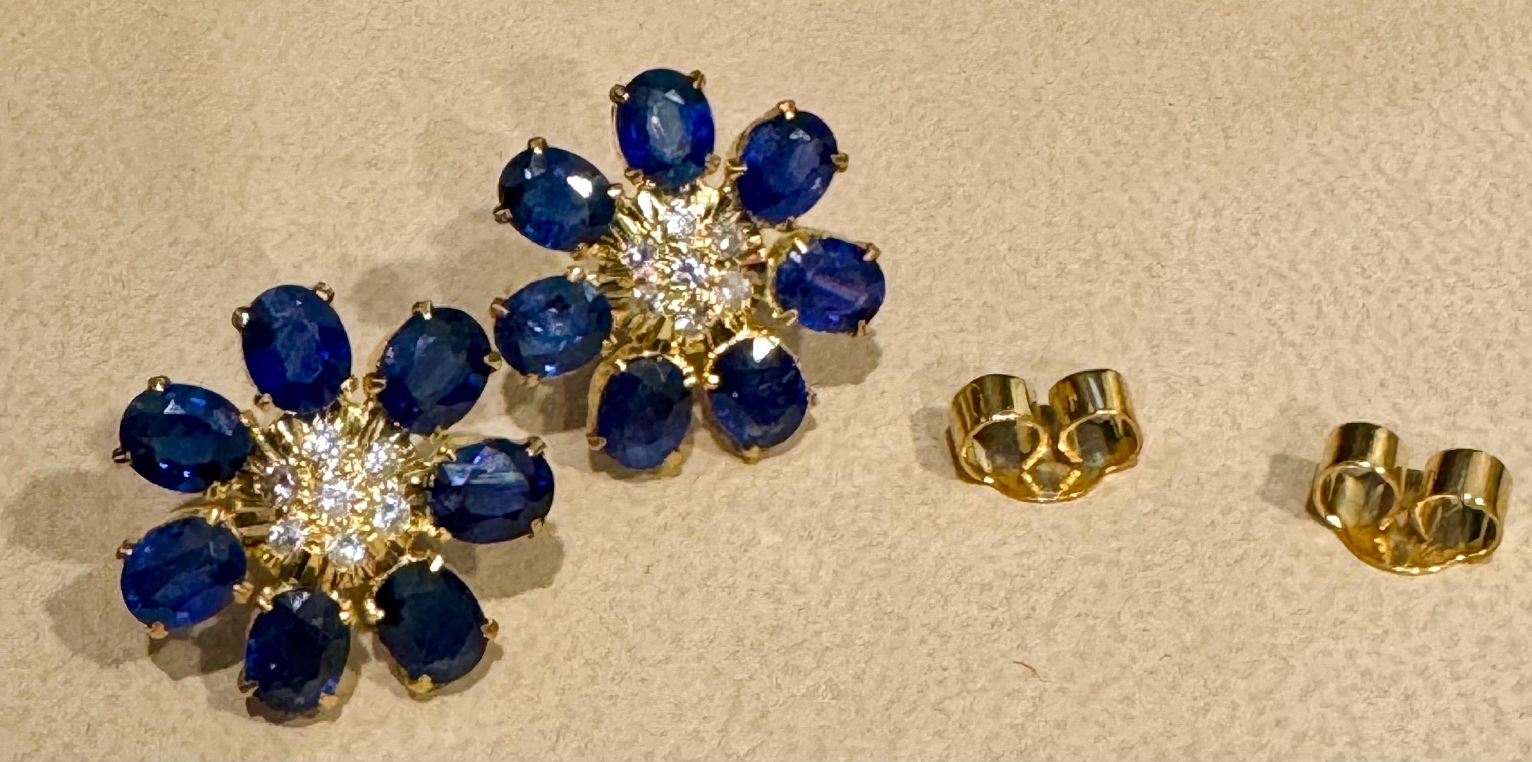 Women's 7 Petals Natural Sapphire and Diamonds Flower Post Earrings 18 Karat Yellow Gold For Sale