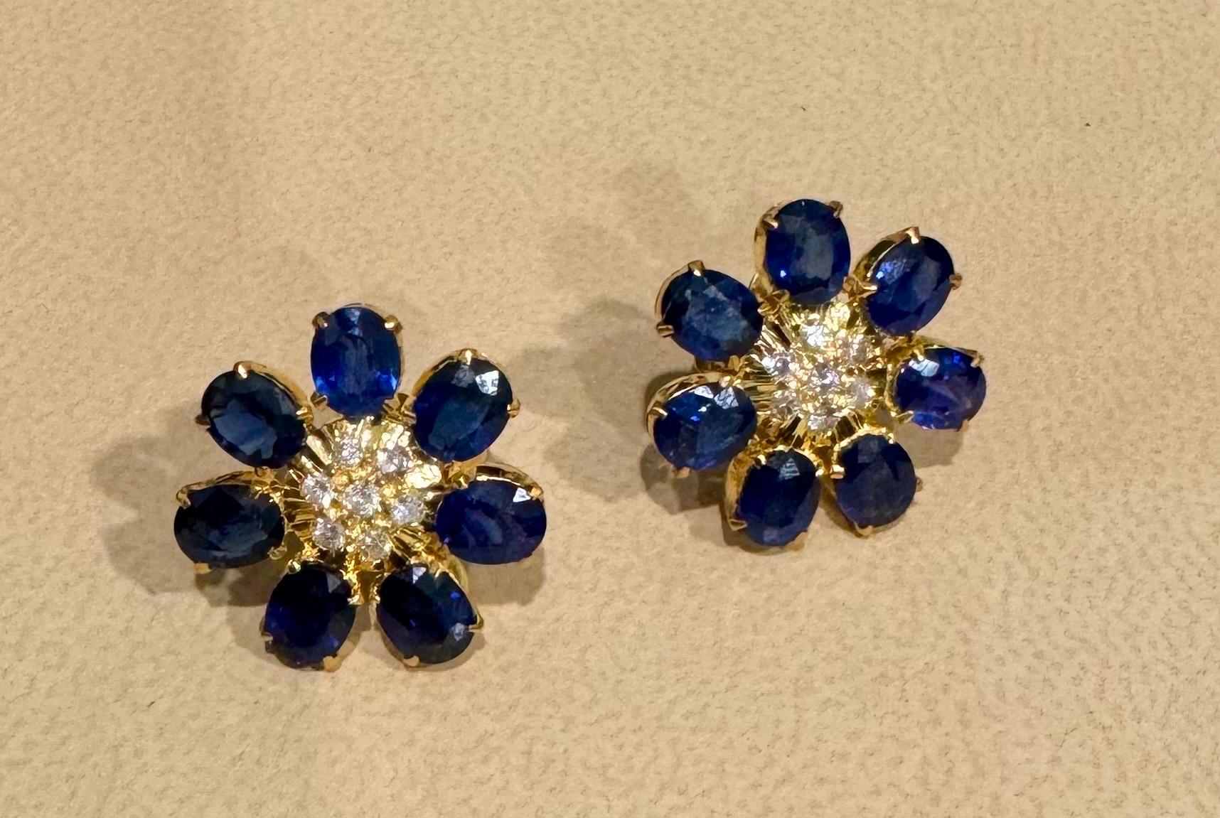 7 Petals Natural Sapphire and Diamonds Flower Post Earrings 18 Karat Yellow Gold For Sale 4