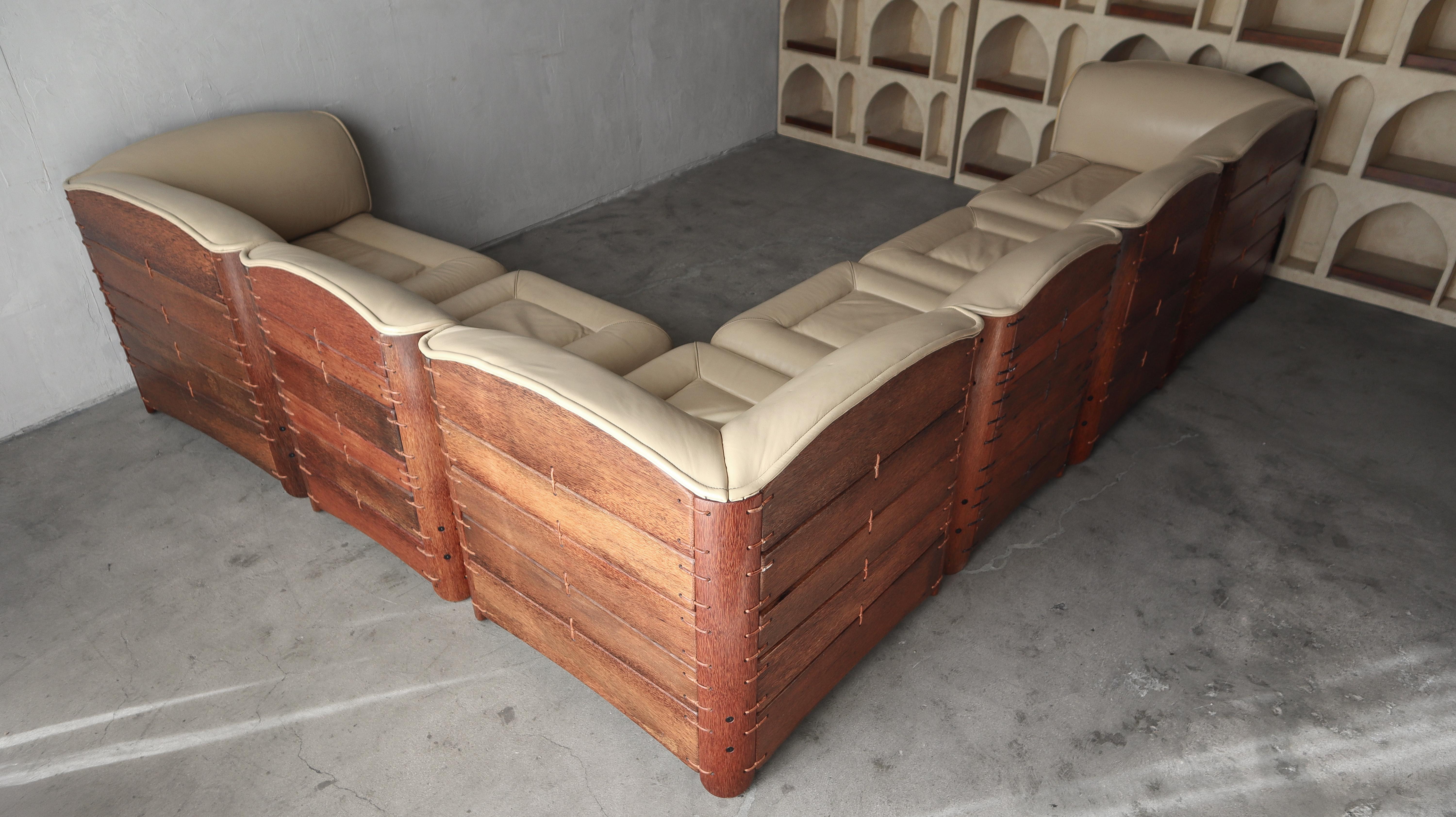 7 Piece Moorea Modular Sectional Sofa by Pacific Green In Good Condition For Sale In Las Vegas, NV