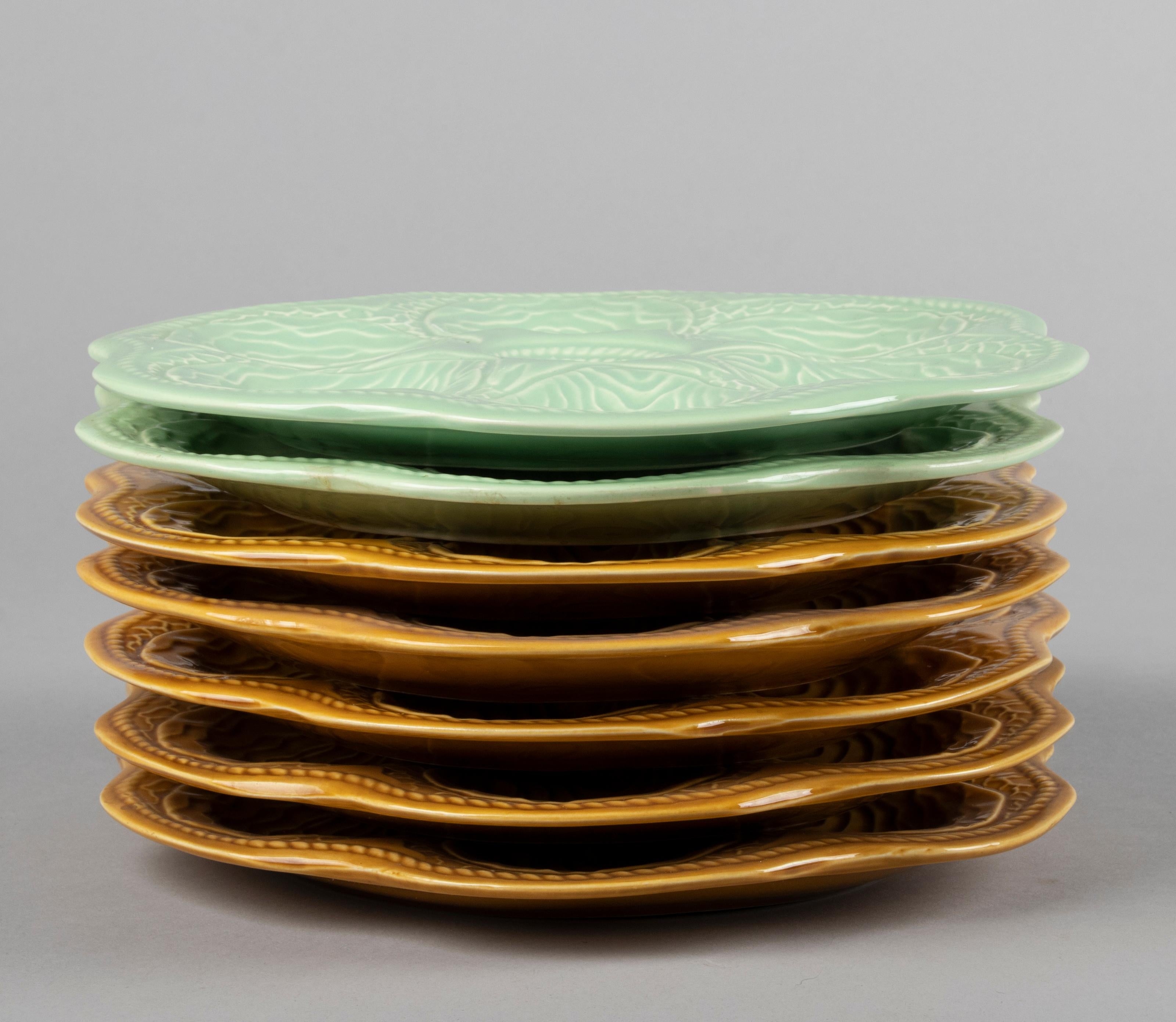 Ensemble de 7 pièces de assiettes à huîtres en grès de style mi-siècle moderne par Keralux, Belgique en vente 7