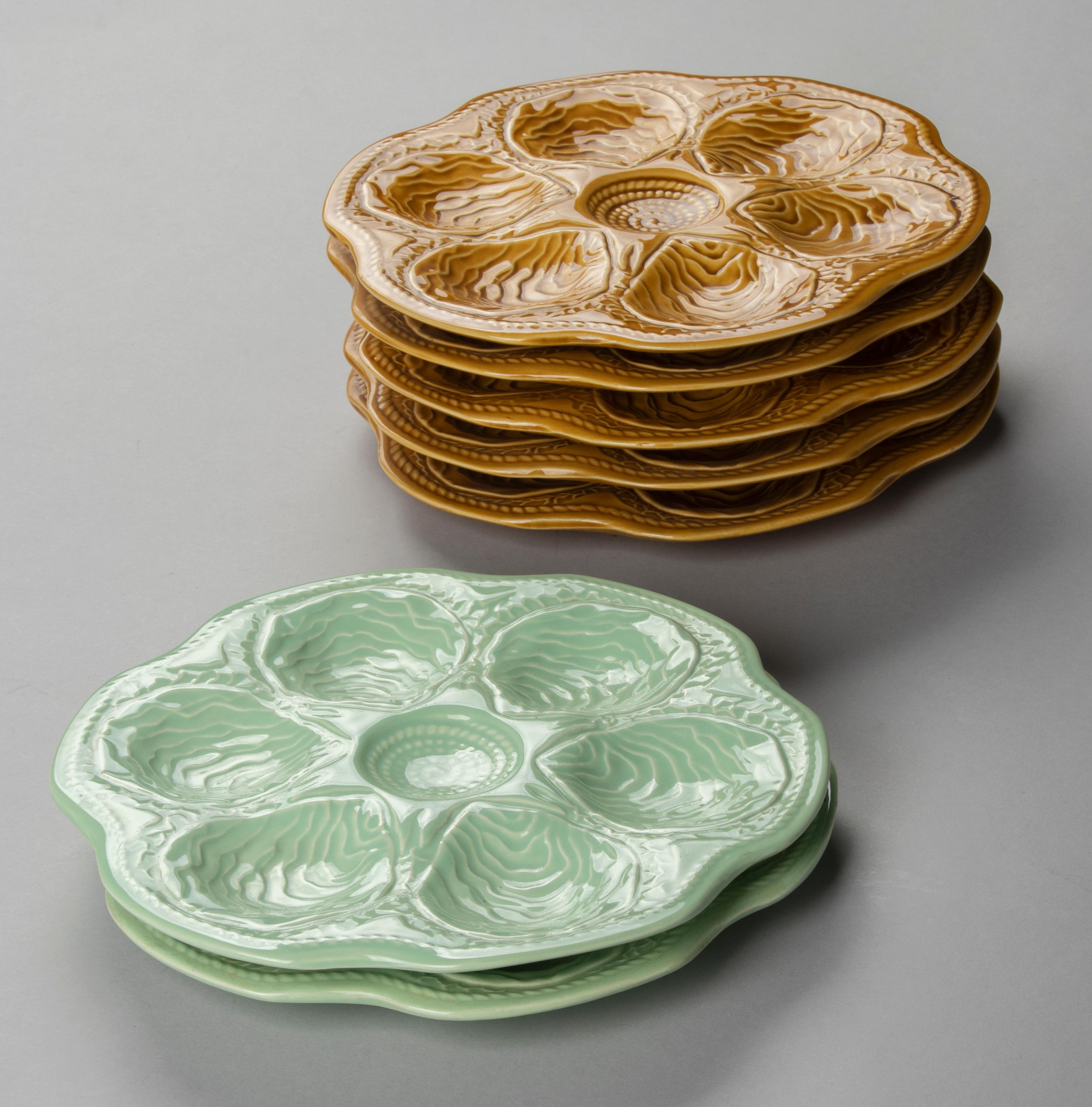 Vernissé Ensemble de 7 pièces de assiettes à huîtres en grès de style mi-siècle moderne par Keralux, Belgique en vente
