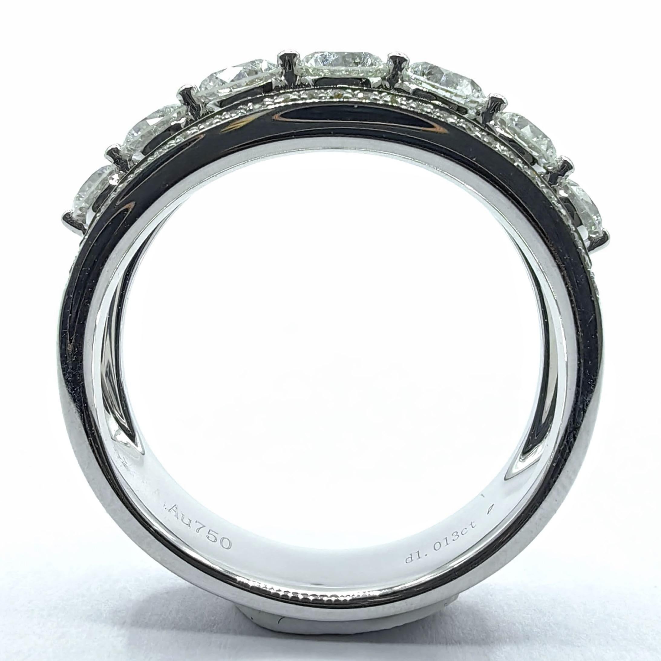 For Sale:  7 Round Brilliant Cut Diamonds & Pavé Diamond Channel Ring in 18K White Gold 3