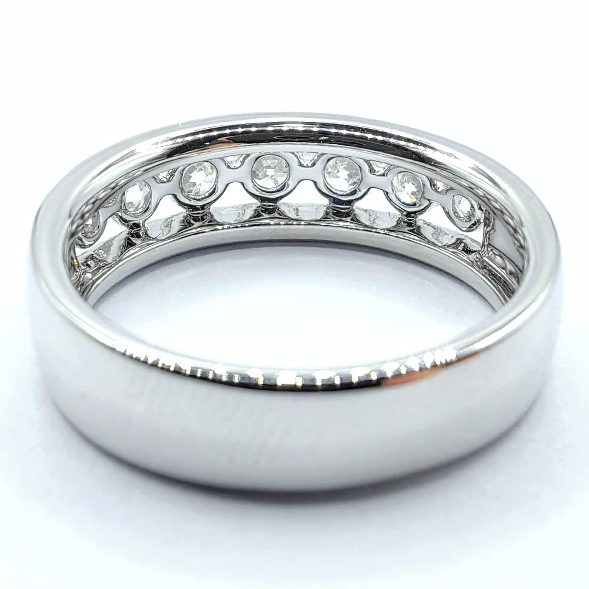 For Sale:  7 Round Brilliant Cut Diamonds & Pavé Diamond Channel Ring in 18K White Gold 5