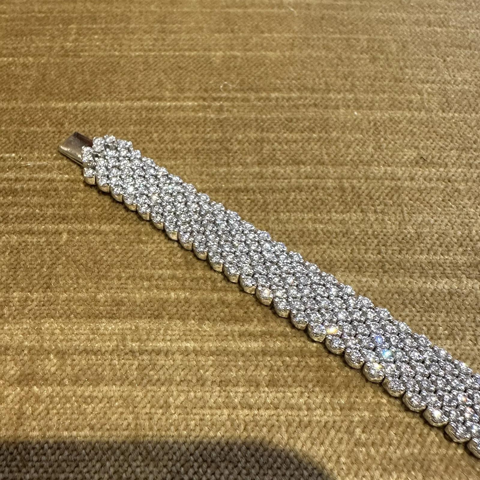 Bracelet de 7 rangées de diamants naturels de 10,50 carats au total en or blanc 18 carats Unisexe en vente