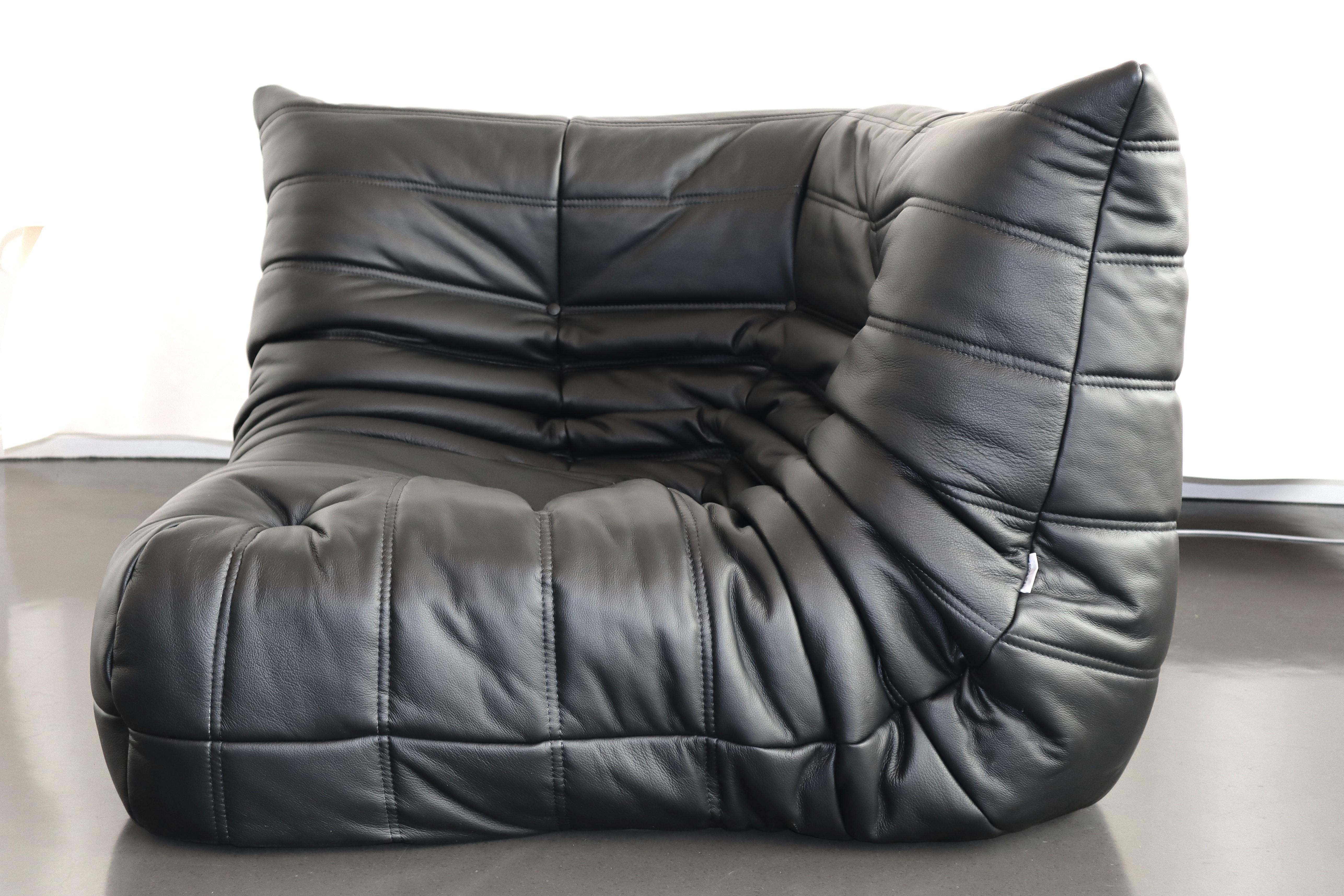 7-Seat 5-Piece Togo Sofa Set in Black Leather by Ducaroy for Ligne Roset, France For Sale 7