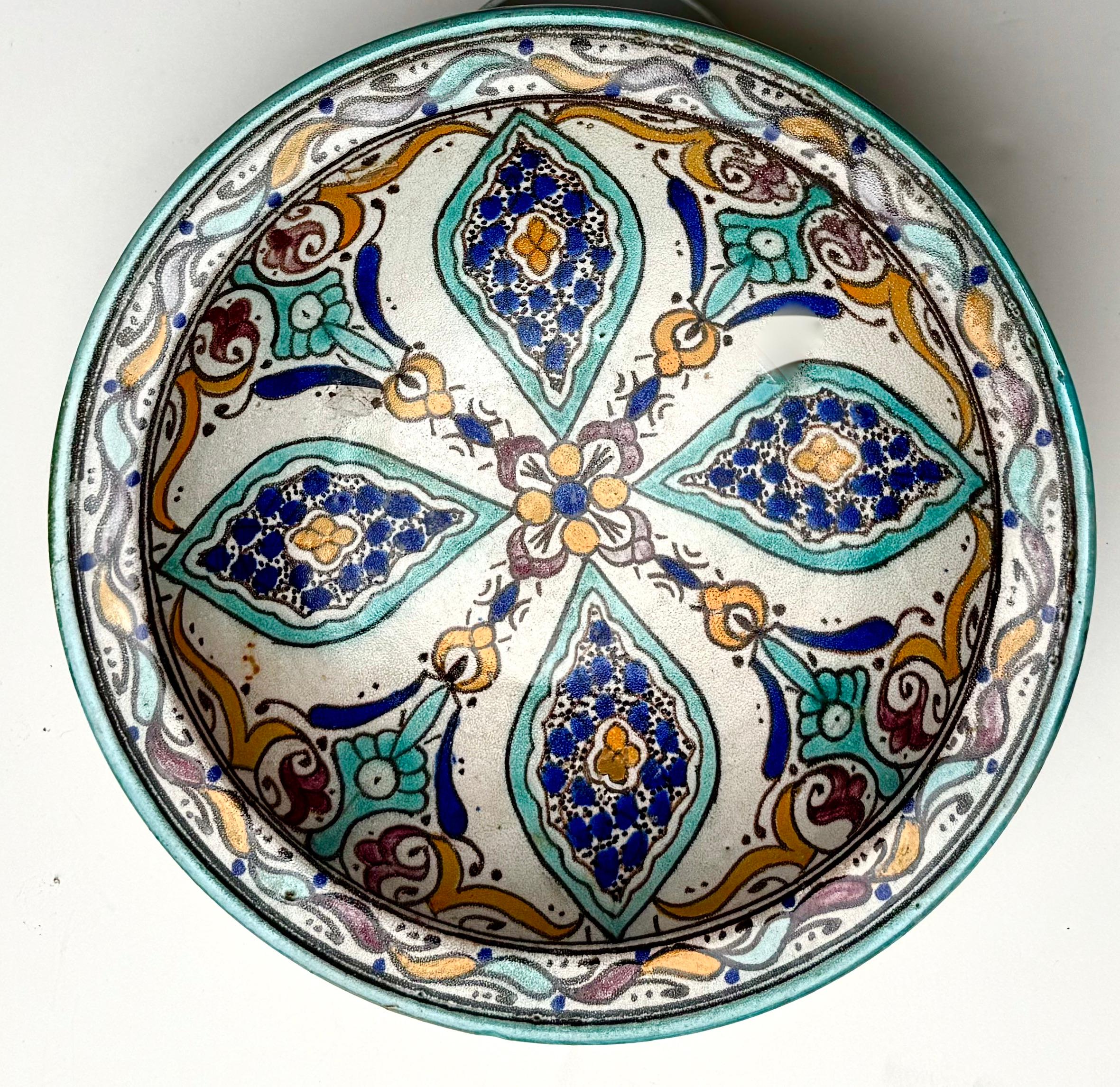 (7) Servierstücke Ensemble C.1950's: Tunesische Platten + Marokkanische Servierschüssel (Gebrannt) im Angebot