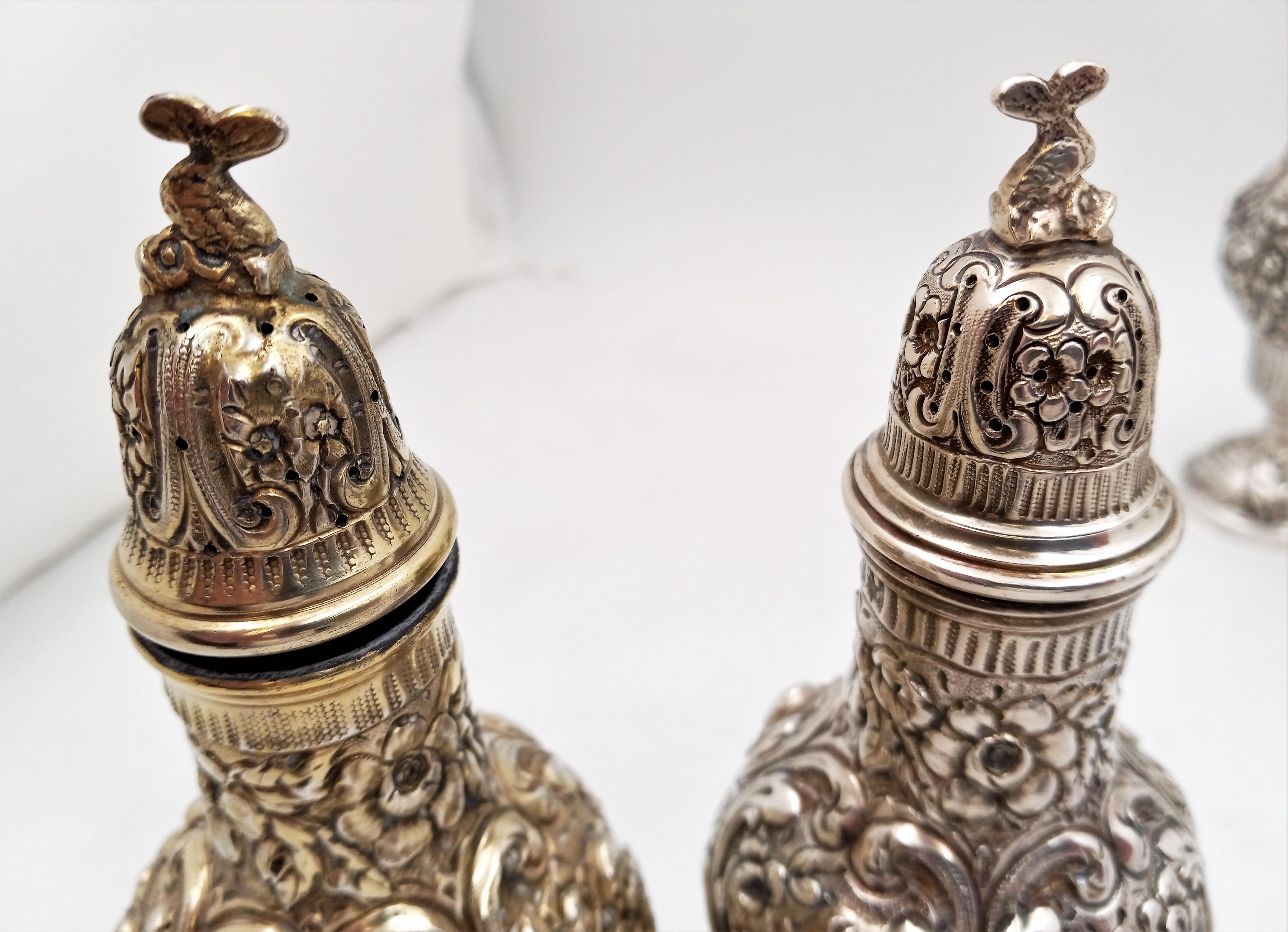 7 Sterling Silver Hand Chased Cherub Repousse Master Shakers, European Hallmark In Good Condition For Sale In New York, NY