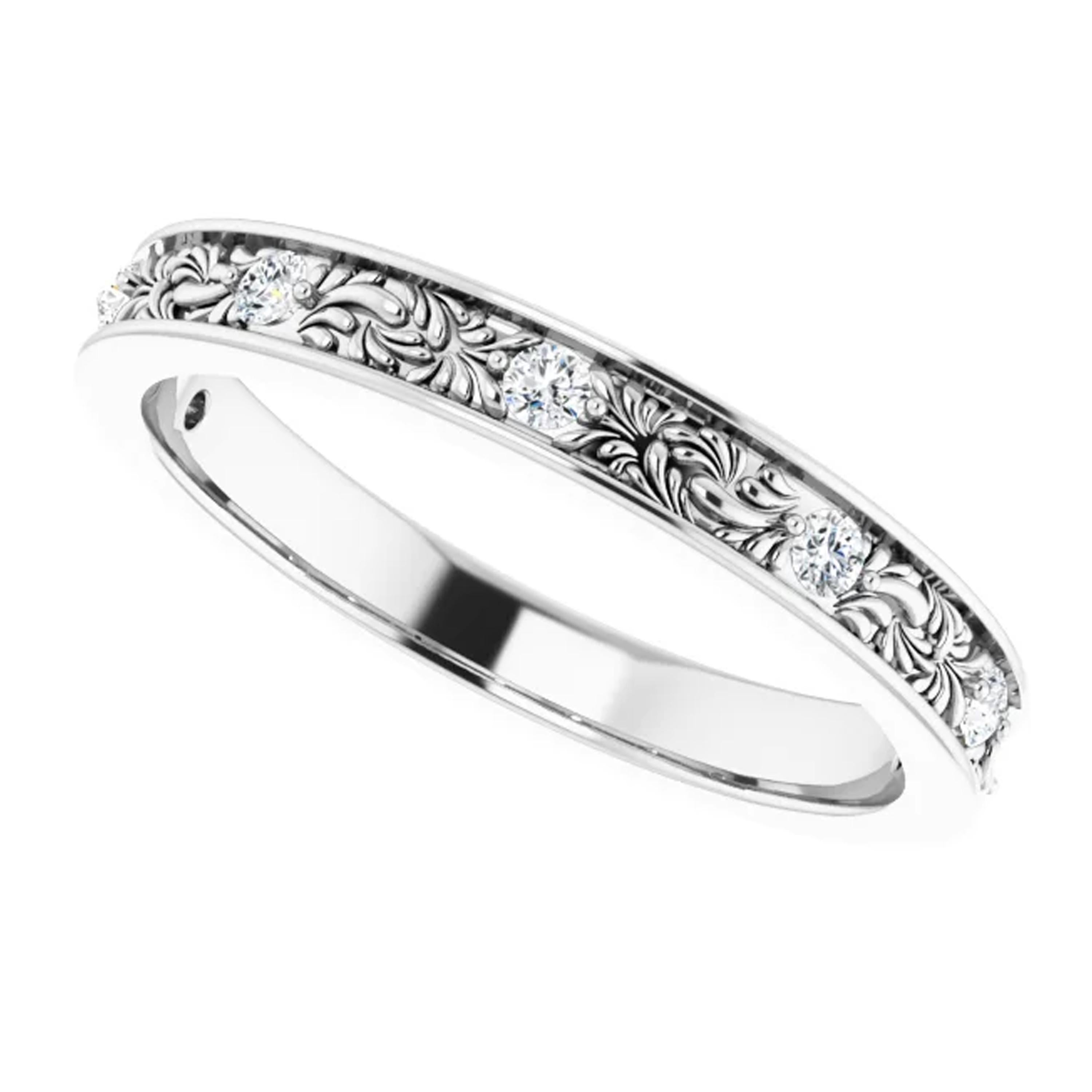 Round Cut 7-Stone Diamond Accented Filigree Deco Anniversary Wedding Ring 18 Karat Gold For Sale