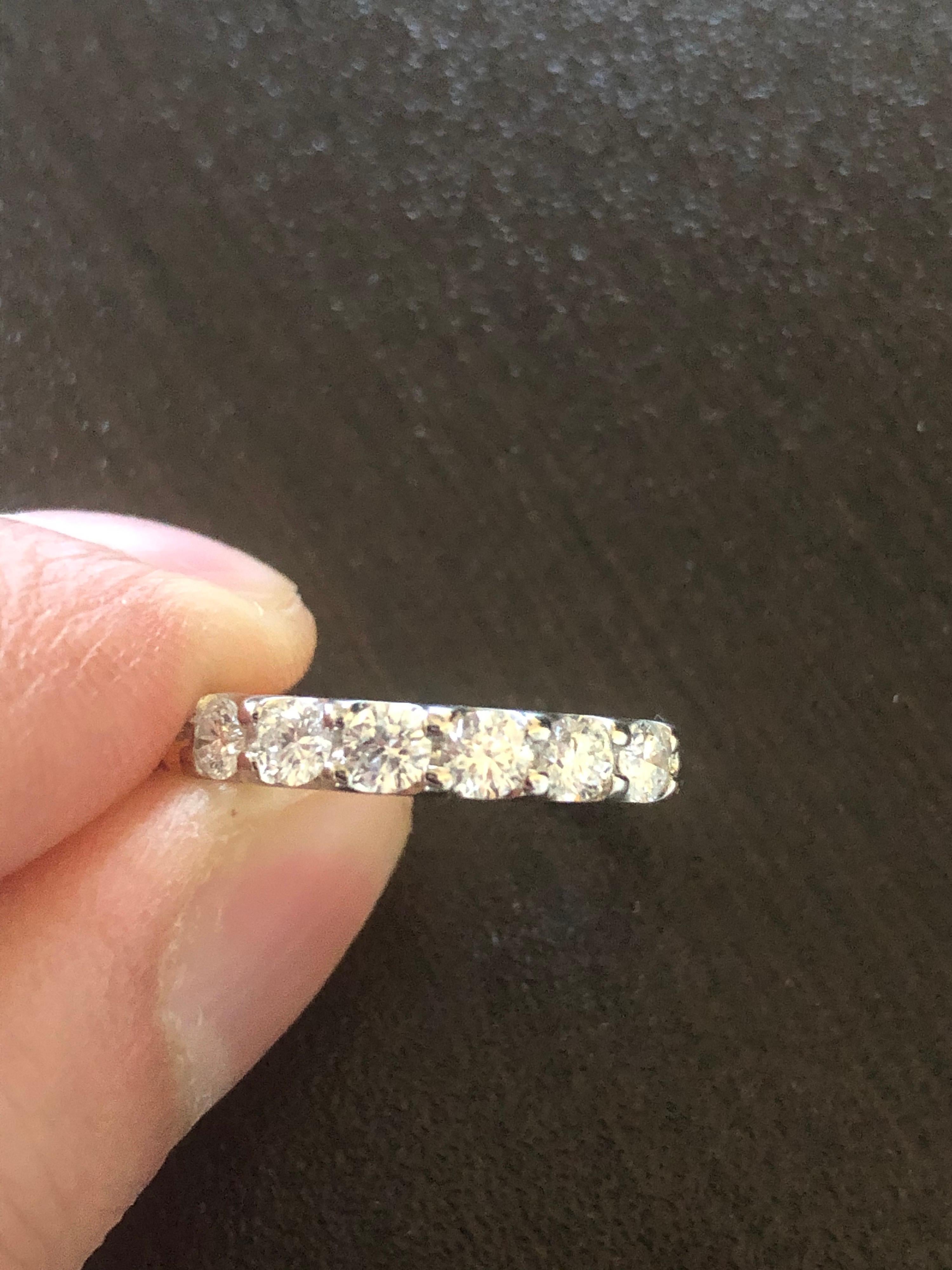 Round Cut 7-Stone Diamond Ring 14 Karat For Sale