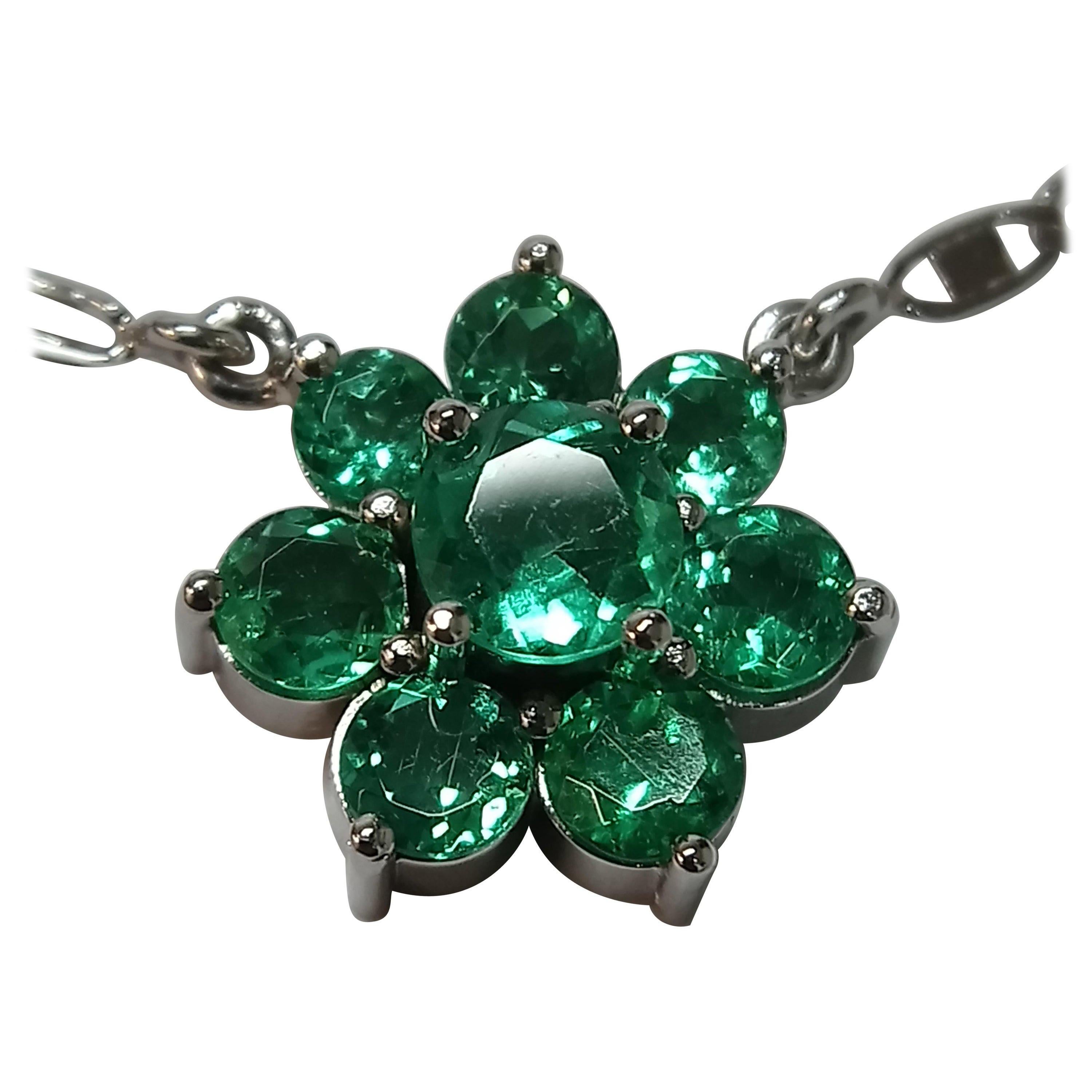 7-Stone Emerald Cluster White Gold Necklace For Sale