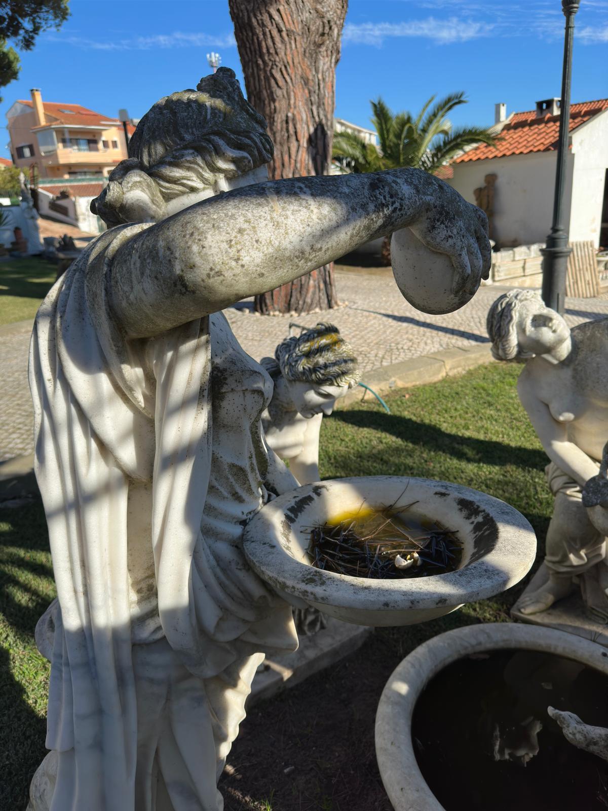 7 splendide sculture in marmo italiano che rappresentano i 