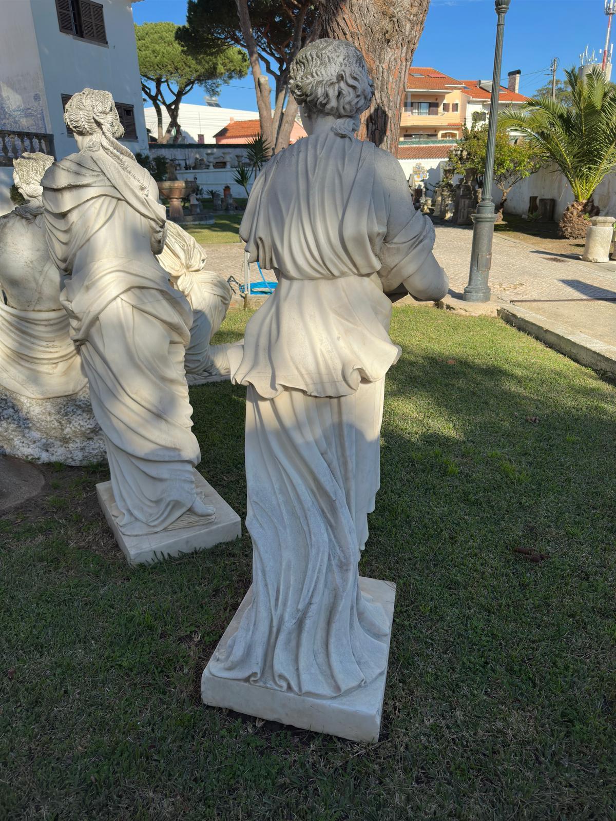 7 splendide sculture in marmo italiano che rappresentano i 