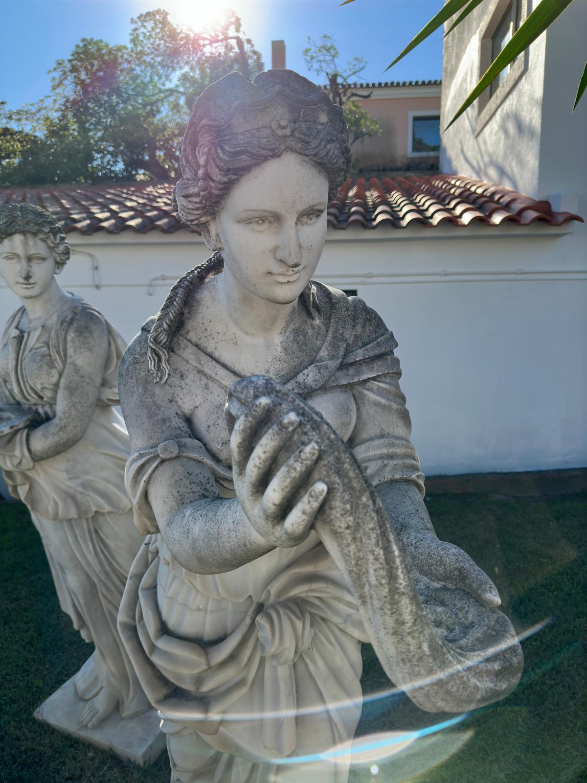 7 splendide sculture in marmo italiano raffiguranti 