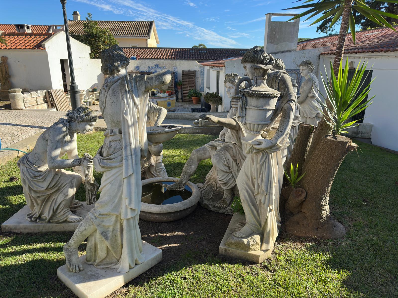Moderno 7 splendide sculture in marmo italiano che rappresentano i 