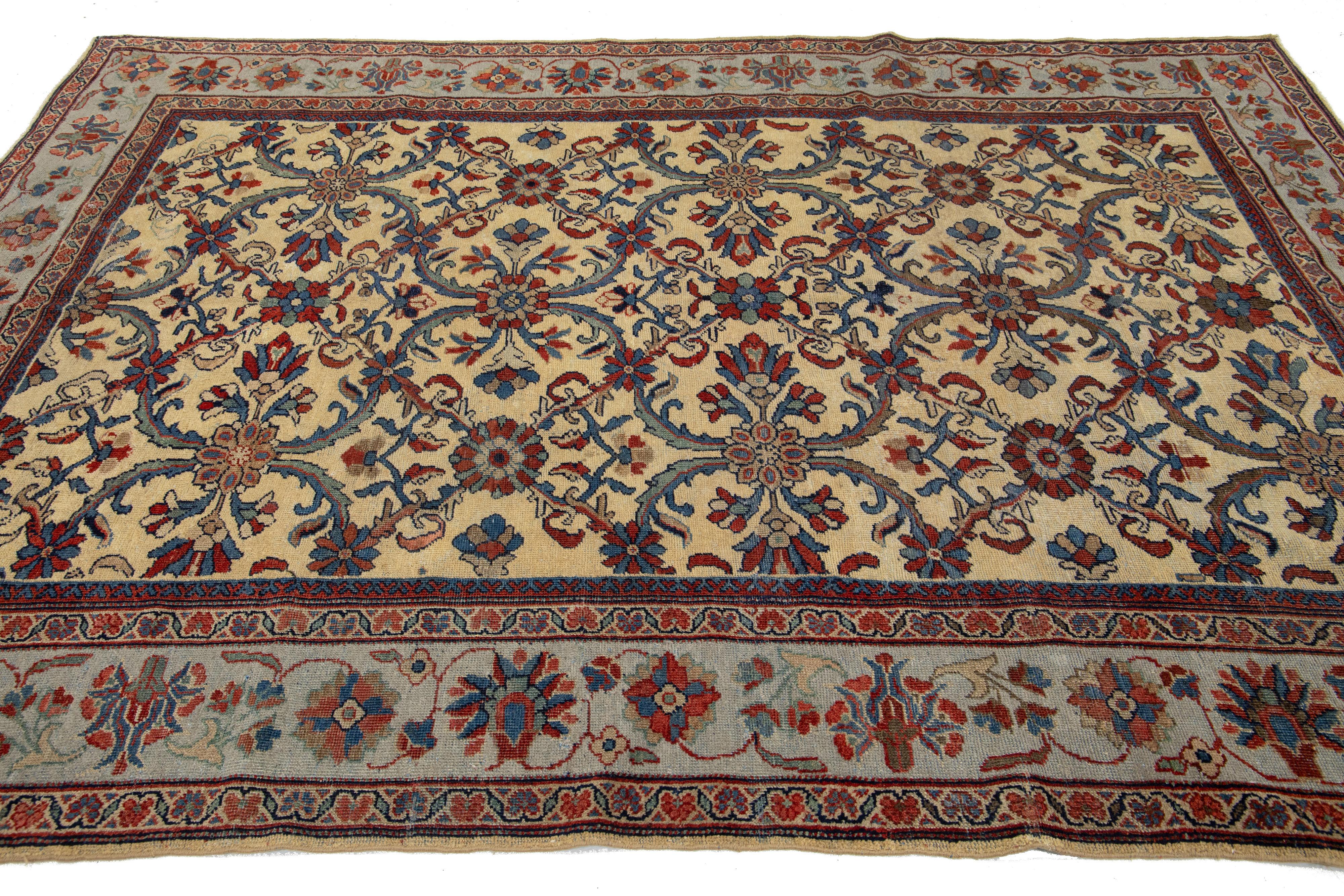 7 x 10 Antiker persischer Mahal handgefertigter Mahal-Wollteppich in Hellbraun mit Blumenmuster im Zustand „Gut“ im Angebot in Norwalk, CT