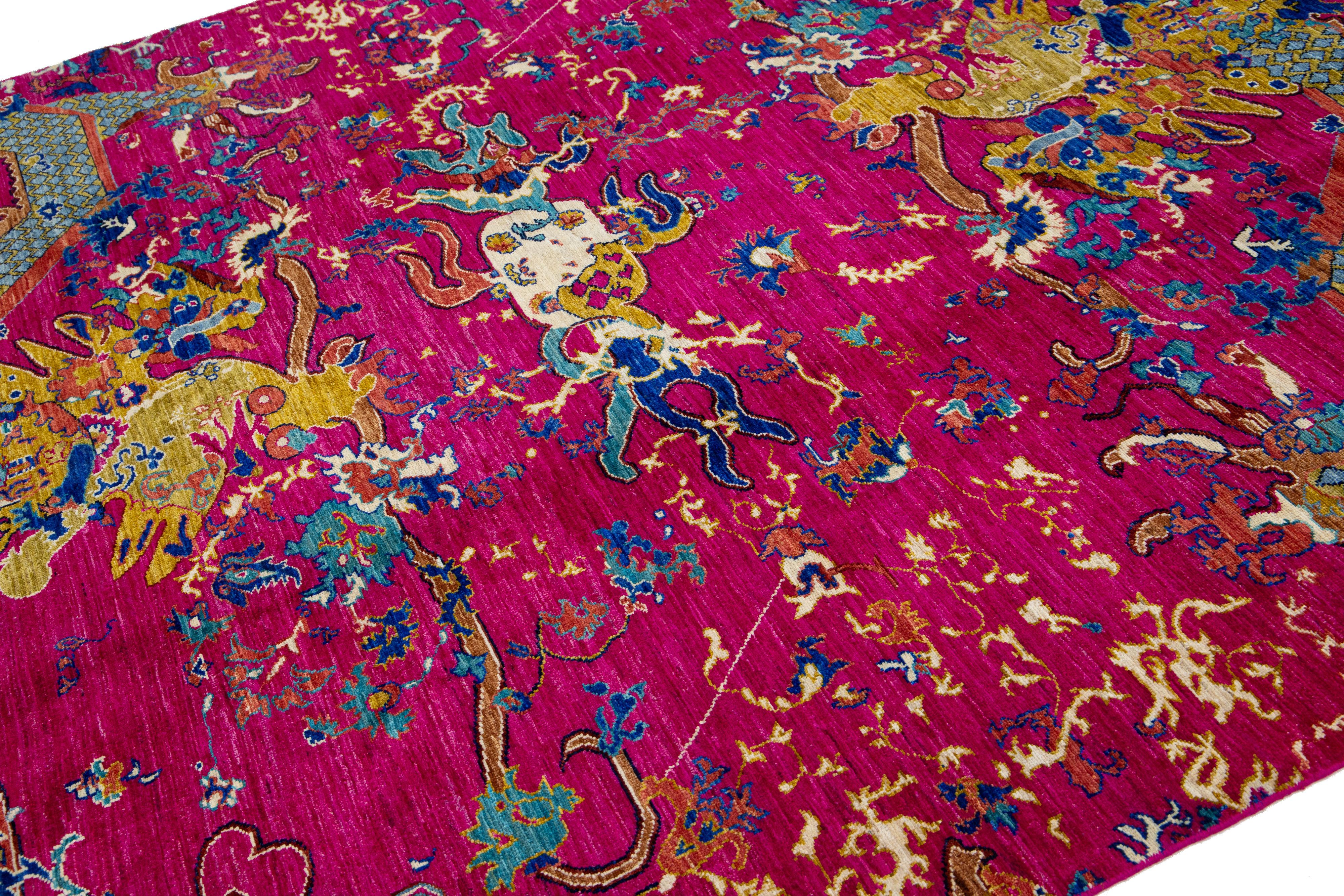 Pakistanais 7 x 10 Tapis en laine rose, fait main, de style Modernity Chinese, avec un motif de dragon en vente
