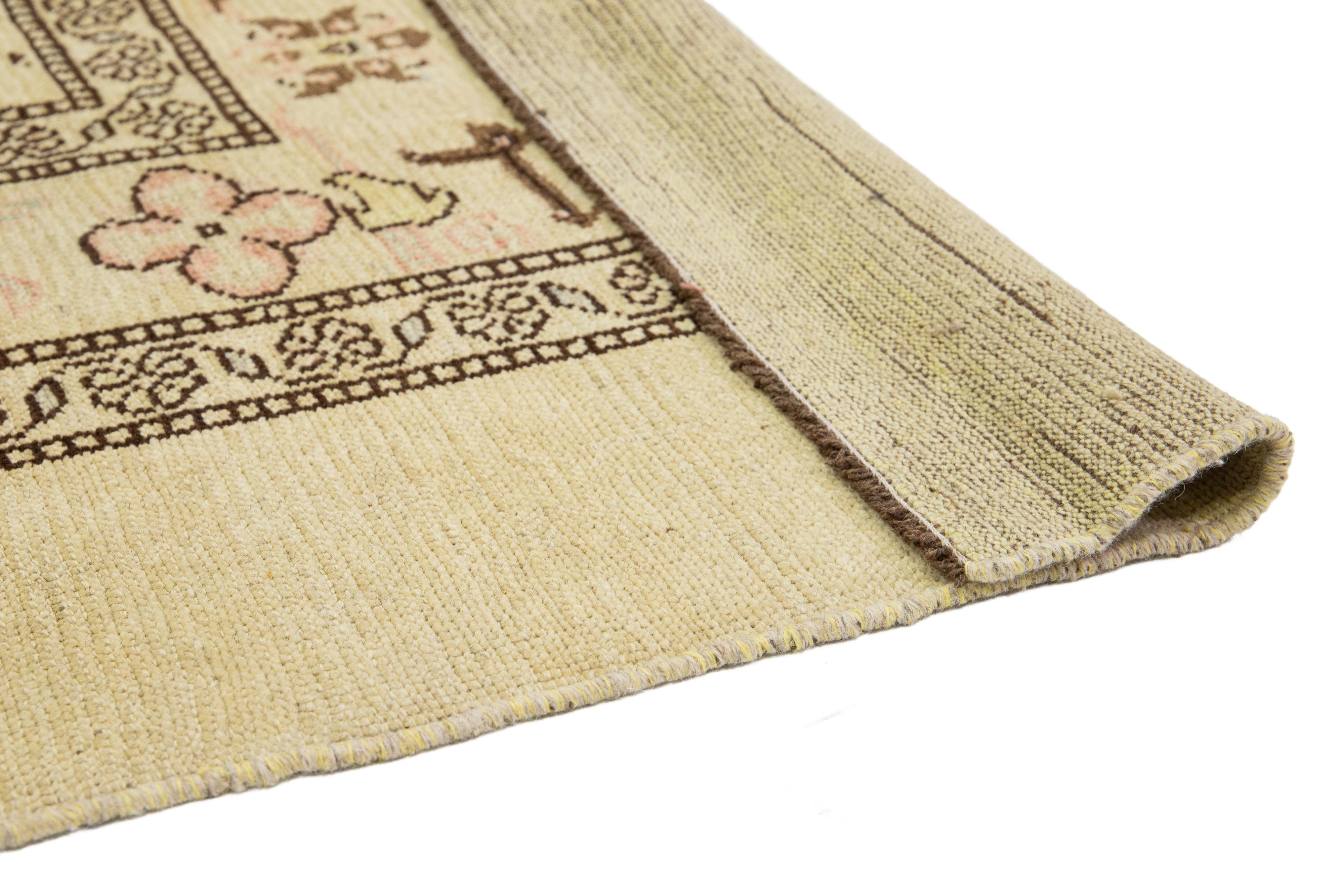 7 x 12 Moderner Revival-Wollteppich Handgefertigt in Hellbraun mit Blumenmuster (Handgeknüpft) im Angebot
