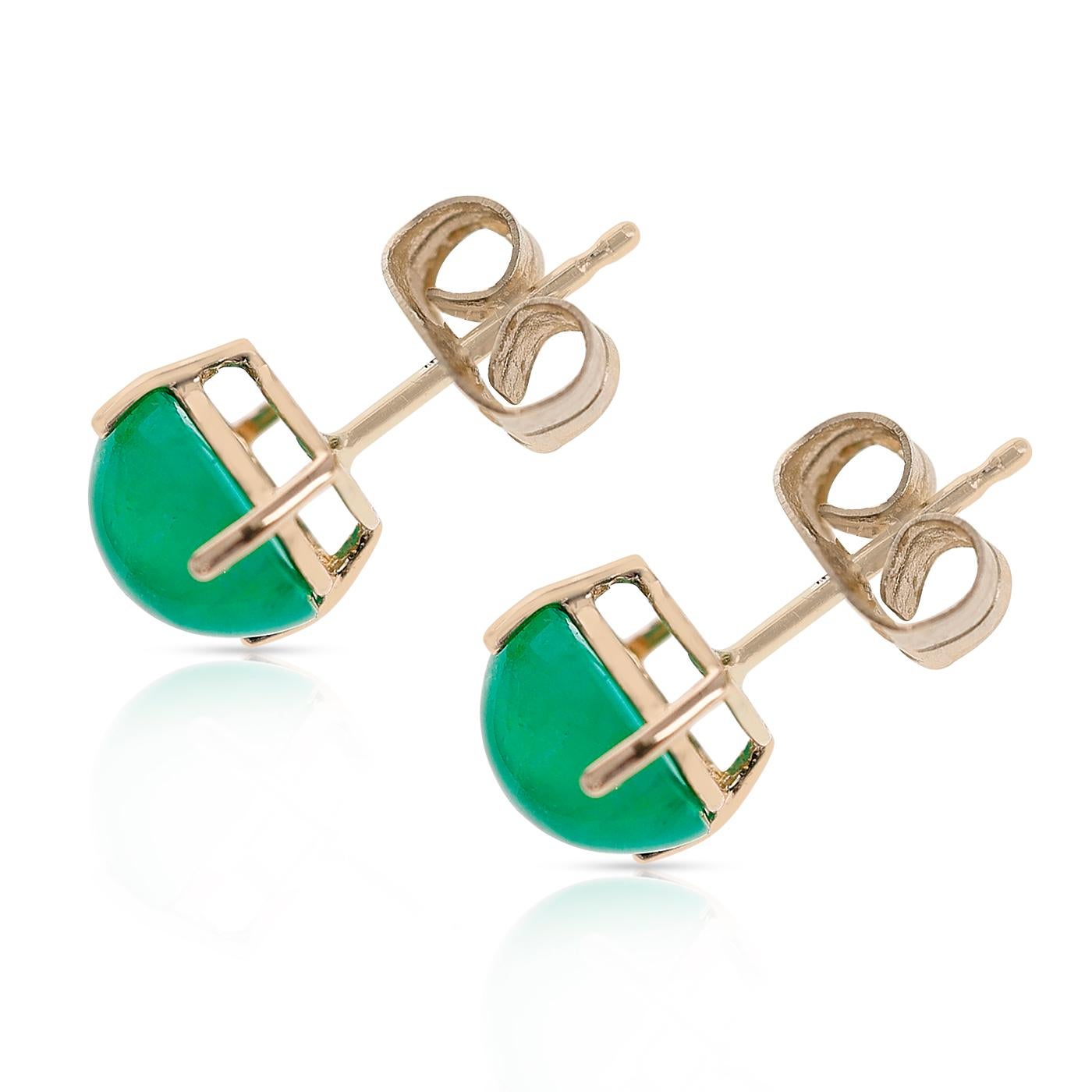 Emerald Oval Cabochon Stud Earrings Made in 14 Karat Yellow Gold In New Condition In New York, NY