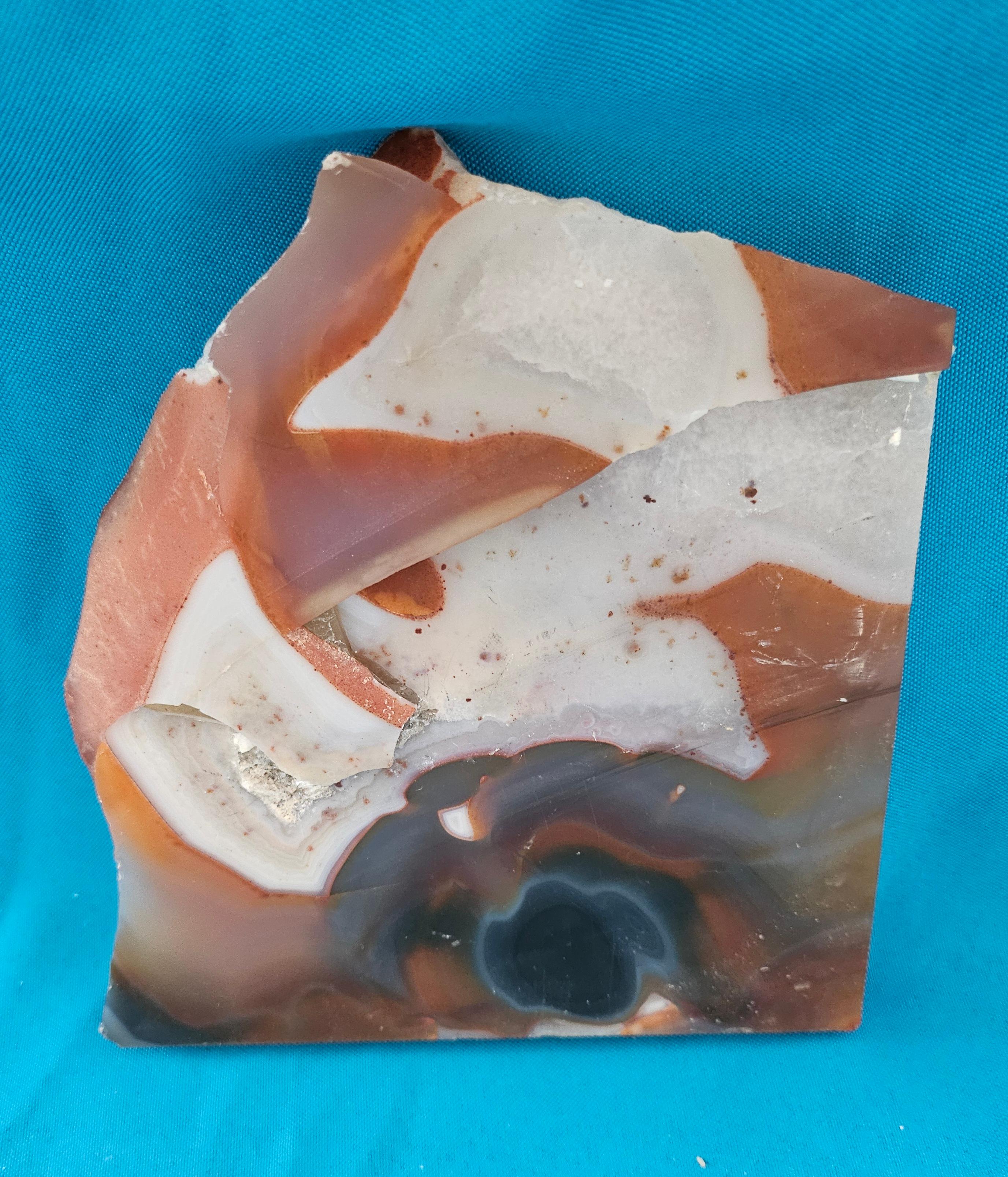 7 x 6.5 x .75 inch Agate (or Onyx?) Slab with crystal/druzy areas In Good Condition For Sale In Warrenton, OR