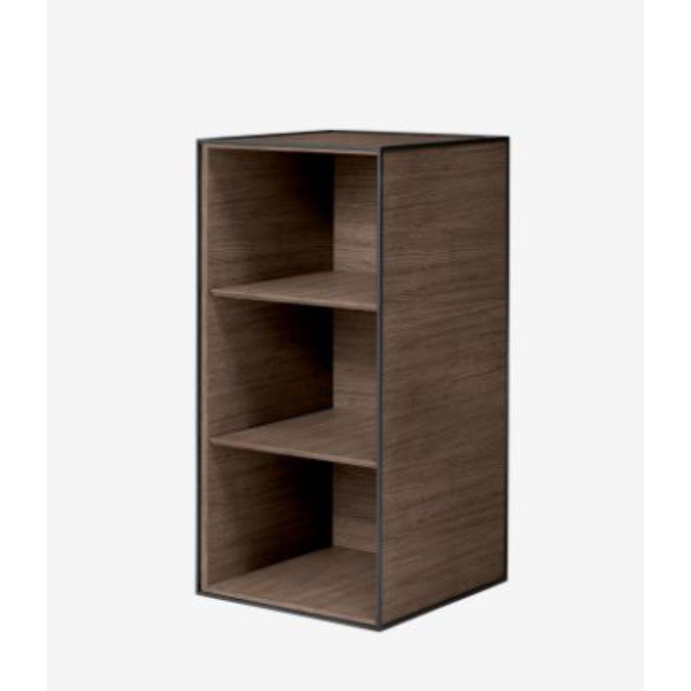70 black ash frame box with 2 shelves by Lassen.
Dimensions: D 35 x W 35 x H 70 cm. 
Materials: Finér, Melamin, Melamin, Melamine, Metal, Veneer, Oak.
Also available in different colors and dimensions.
Weight: 13 Kg


By Lassen is a Danish