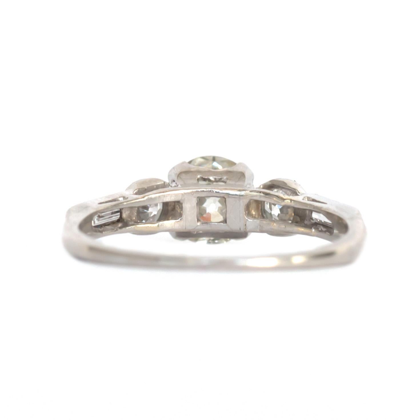 Anello di fidanzamento in platino con diamante da .70 carati In condizioni buone in vendita a Hicksville, NY