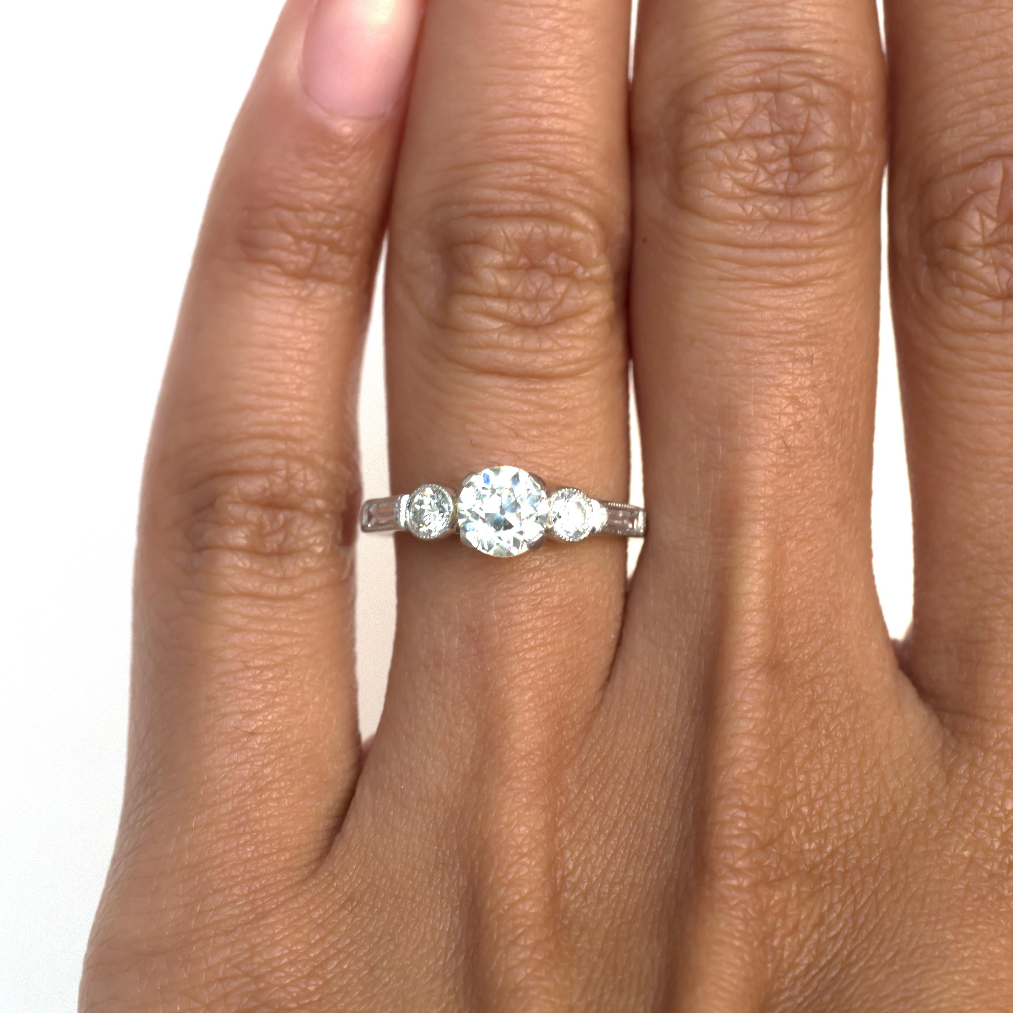 Anello di fidanzamento in platino con diamante da .70 carati in vendita 1