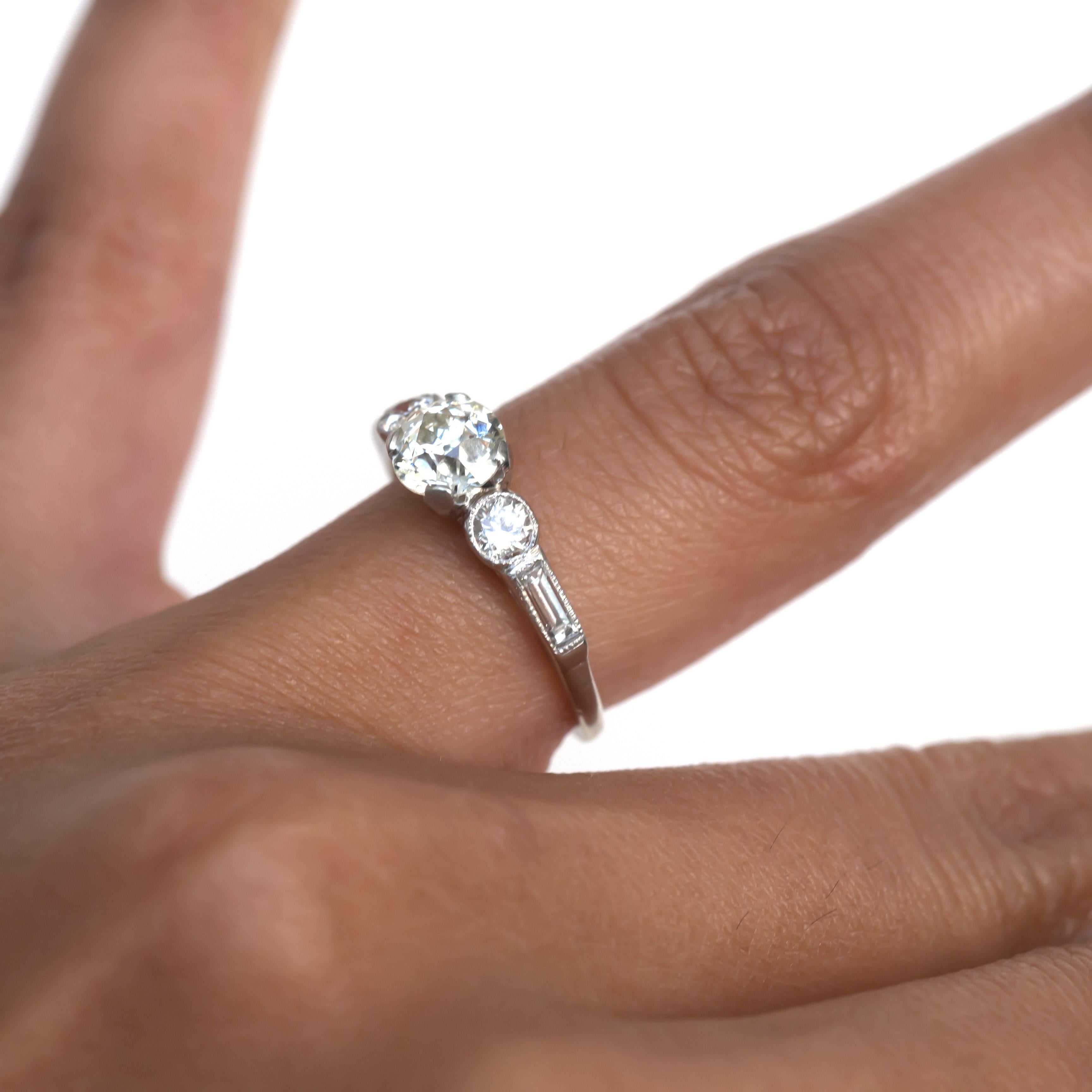Anello di fidanzamento in platino con diamante da .70 carati in vendita 2