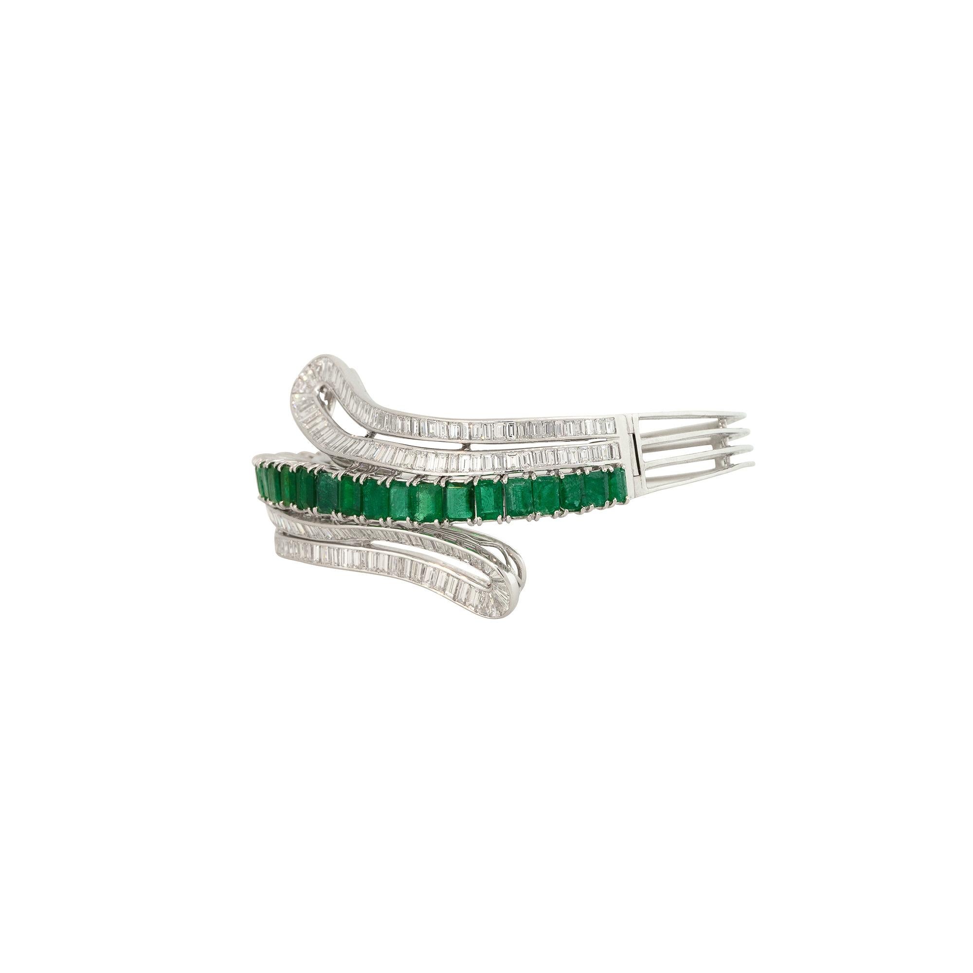 7.0 Carat Emerald and Diamond Bangle Bracelet 18 Karat in Stock In Excellent Condition For Sale In Boca Raton, FL