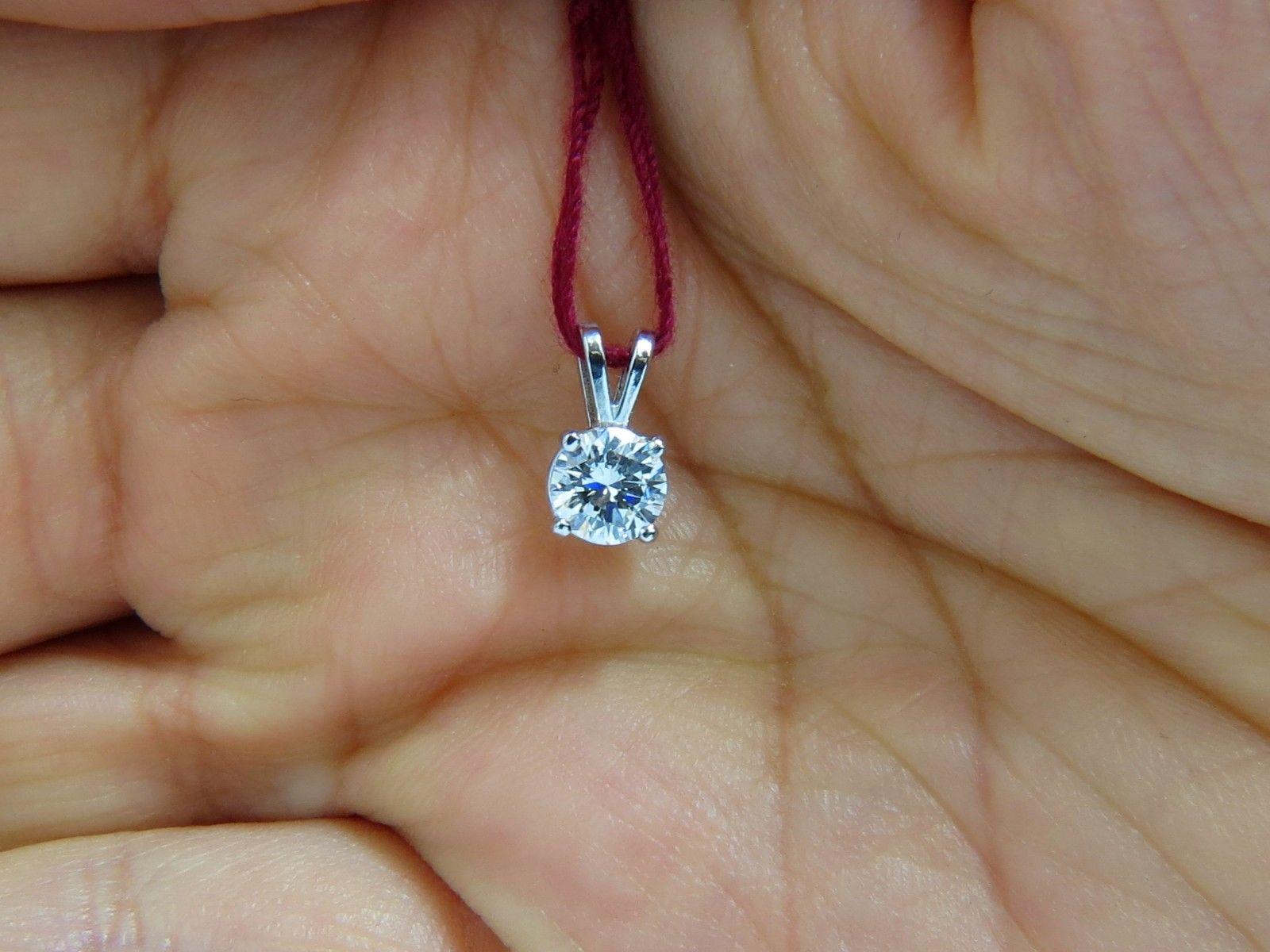 vs diamond pendant