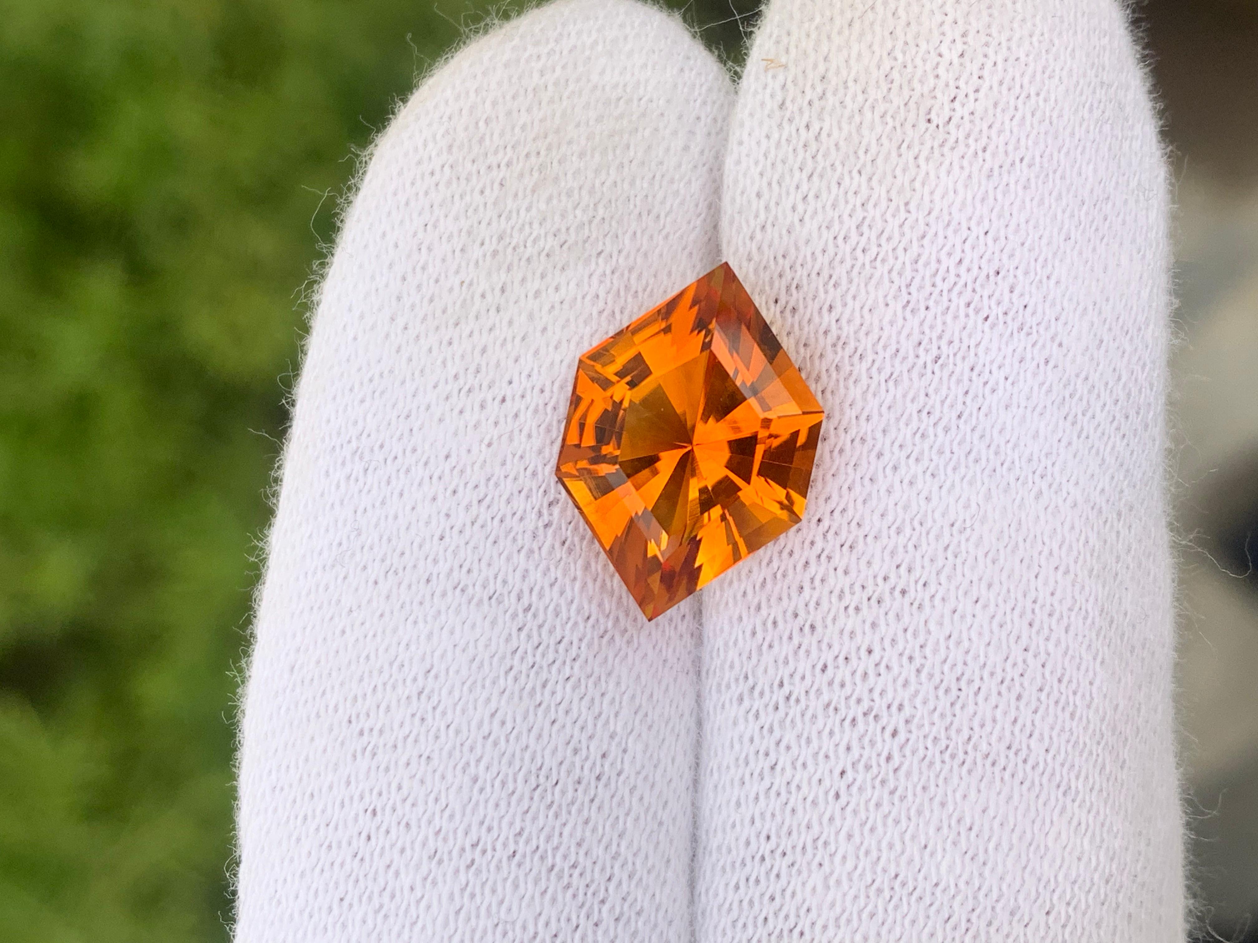 7.0 Carat Hexagon Fancy Cut Loose Mandarin Citrine for Jewelry Making For Sale 1