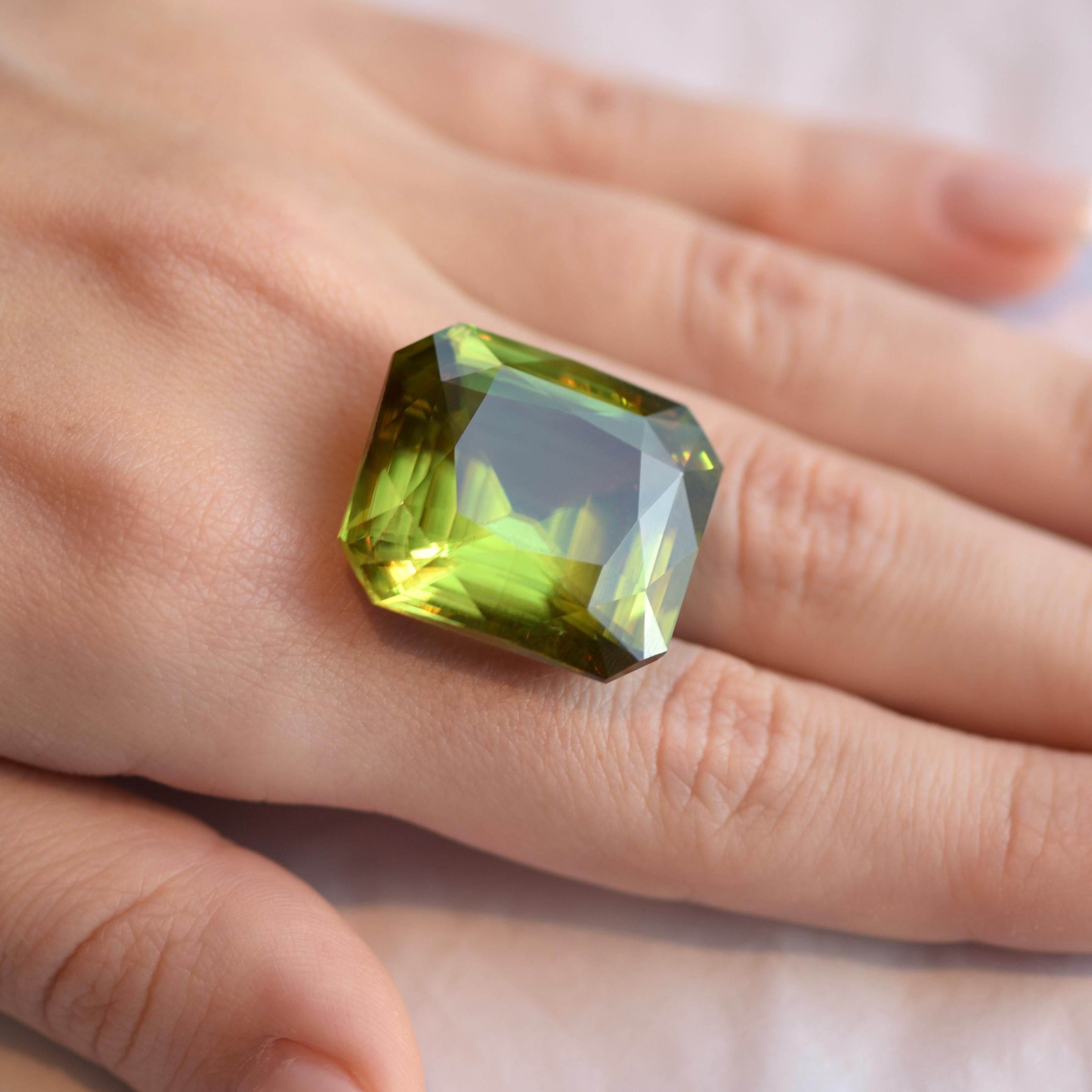 70 Carat Natural Green Madagascar Sphene Radiant Shape In New Condition In Singapore, SG