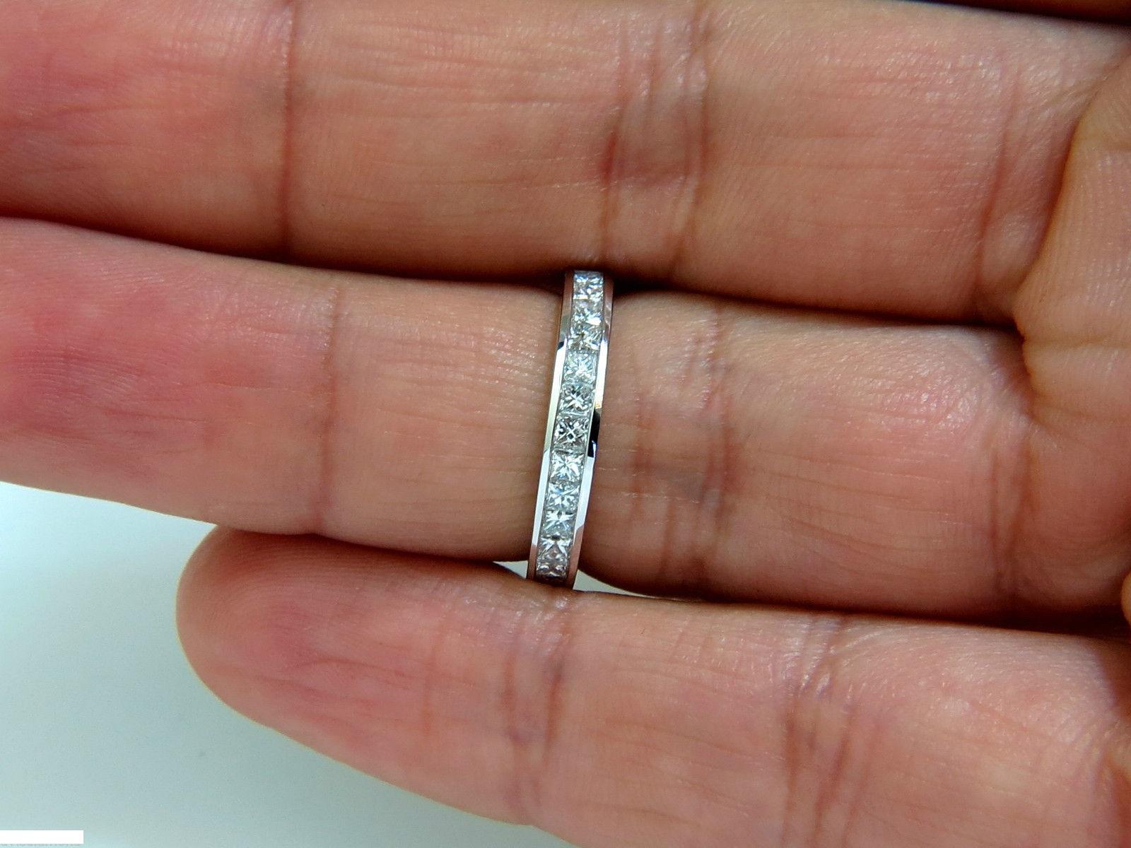 .70 carati di diamanti taglio principessa Anello a fascia 14 carati in vendita 5