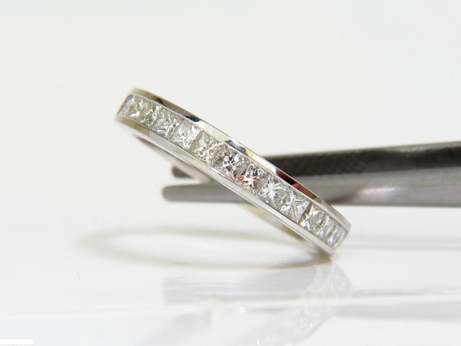 .70 carati di diamanti taglio principessa Anello a fascia 14 carati in vendita 4