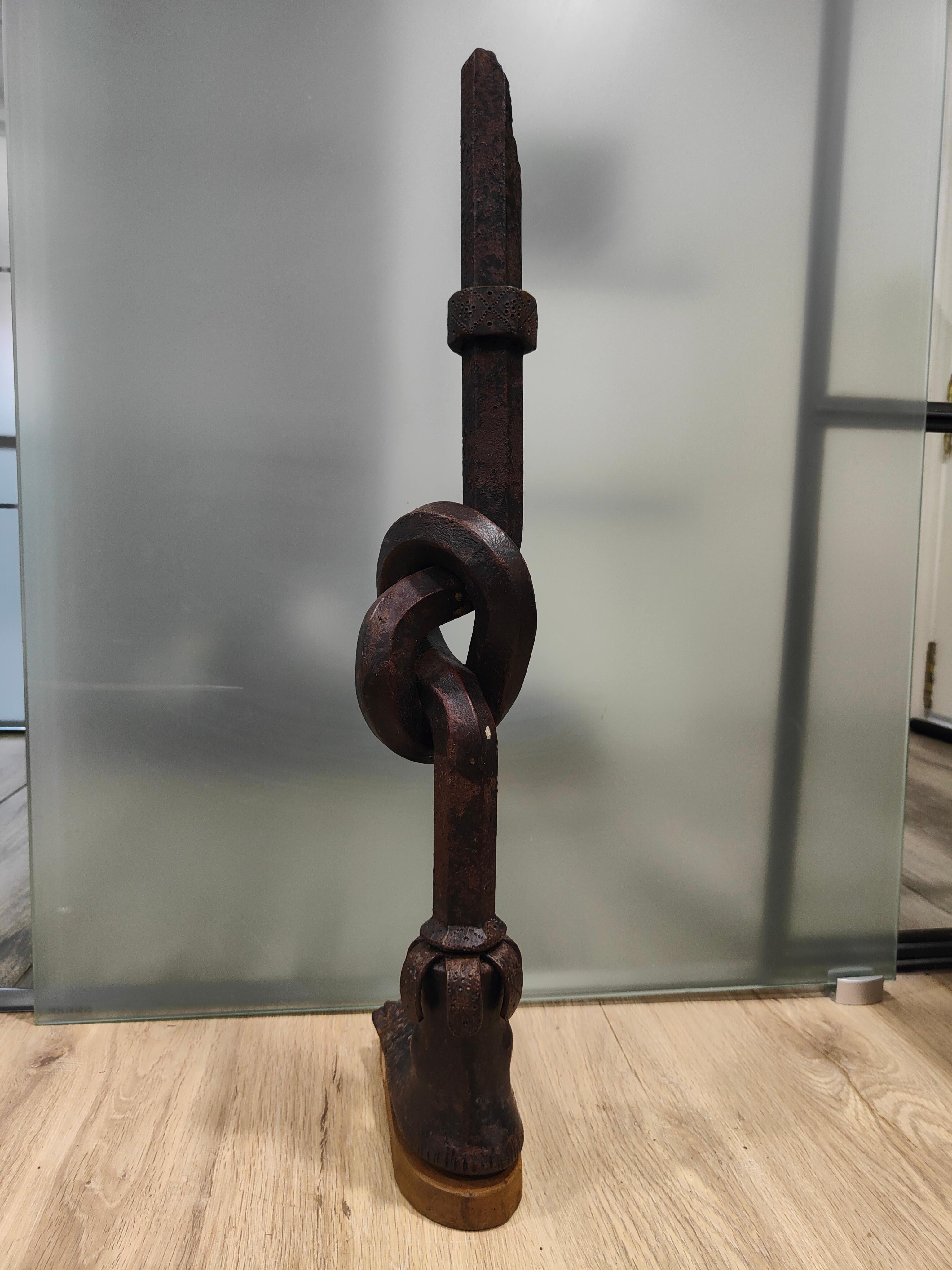 Scultura in ferro forgiato da 70 cm - Eleganza del lavoro artigianale in forgia in vendita 11