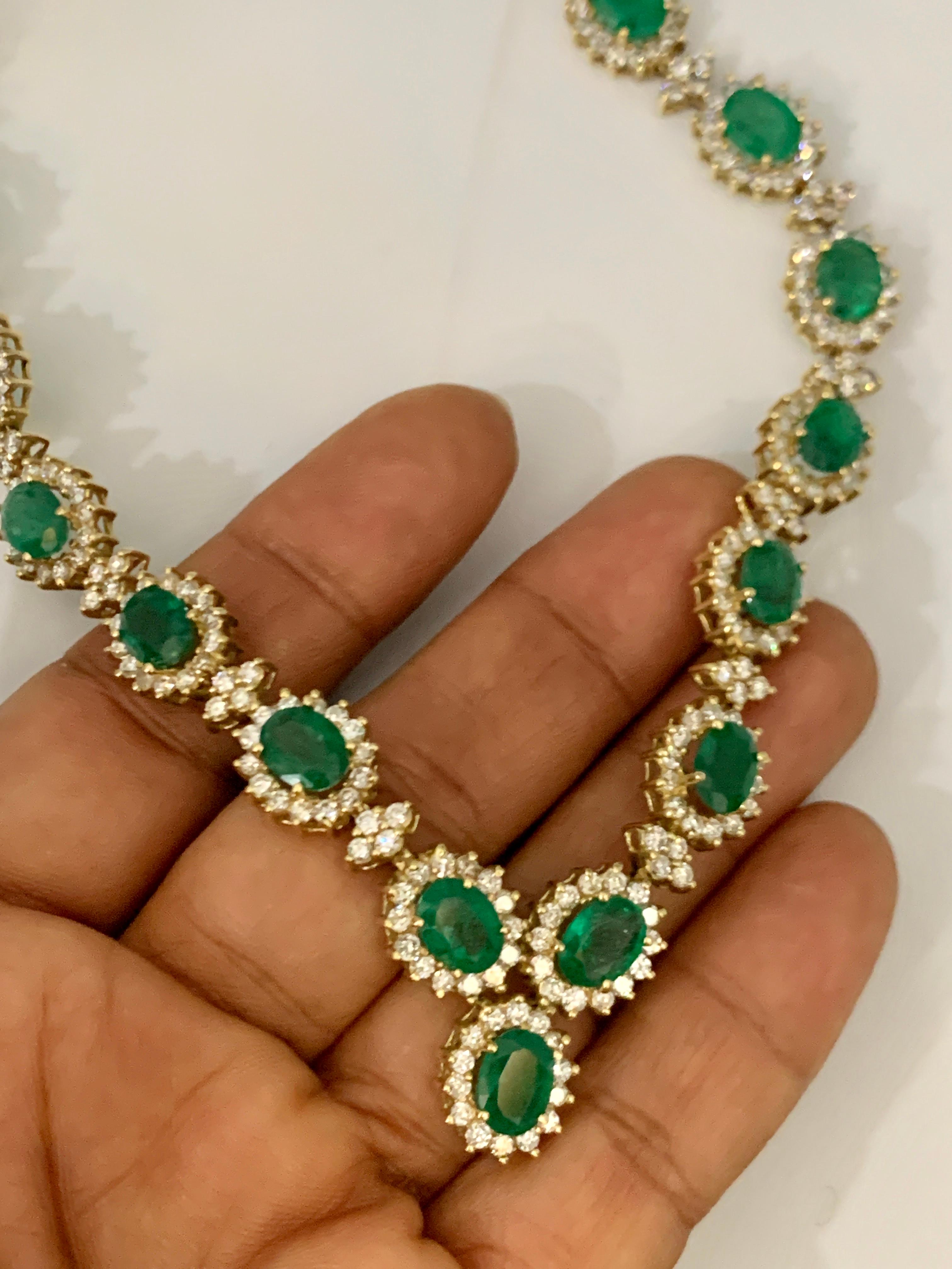 37 Ct Oval Shape Natural  Emerald & 22 Carat Diamond Necklace & Earring  Suite For Sale 8