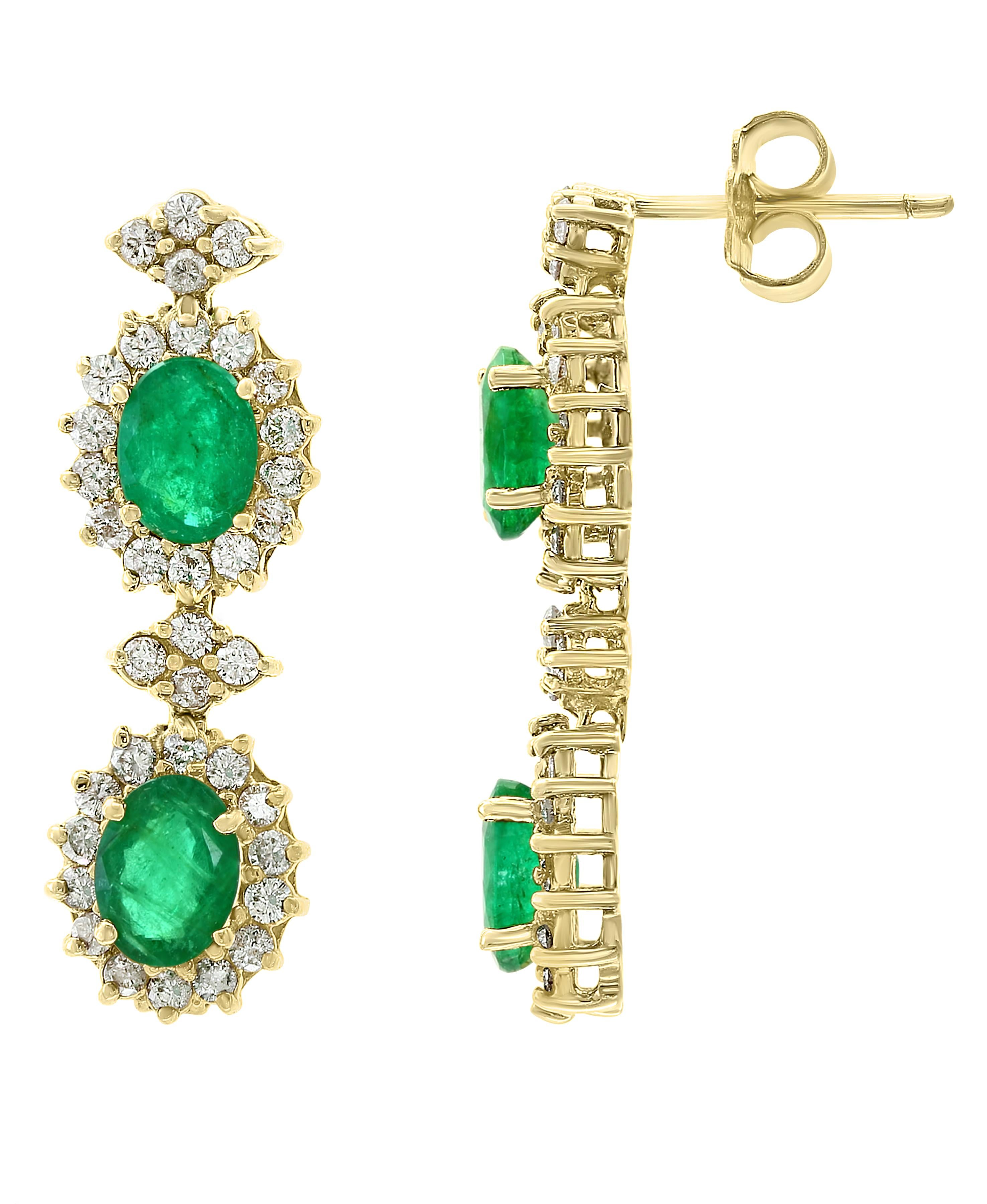 Oval Cut 37 Ct Oval Shape Natural  Emerald & 22 Carat Diamond Necklace & Earring  Suite For Sale