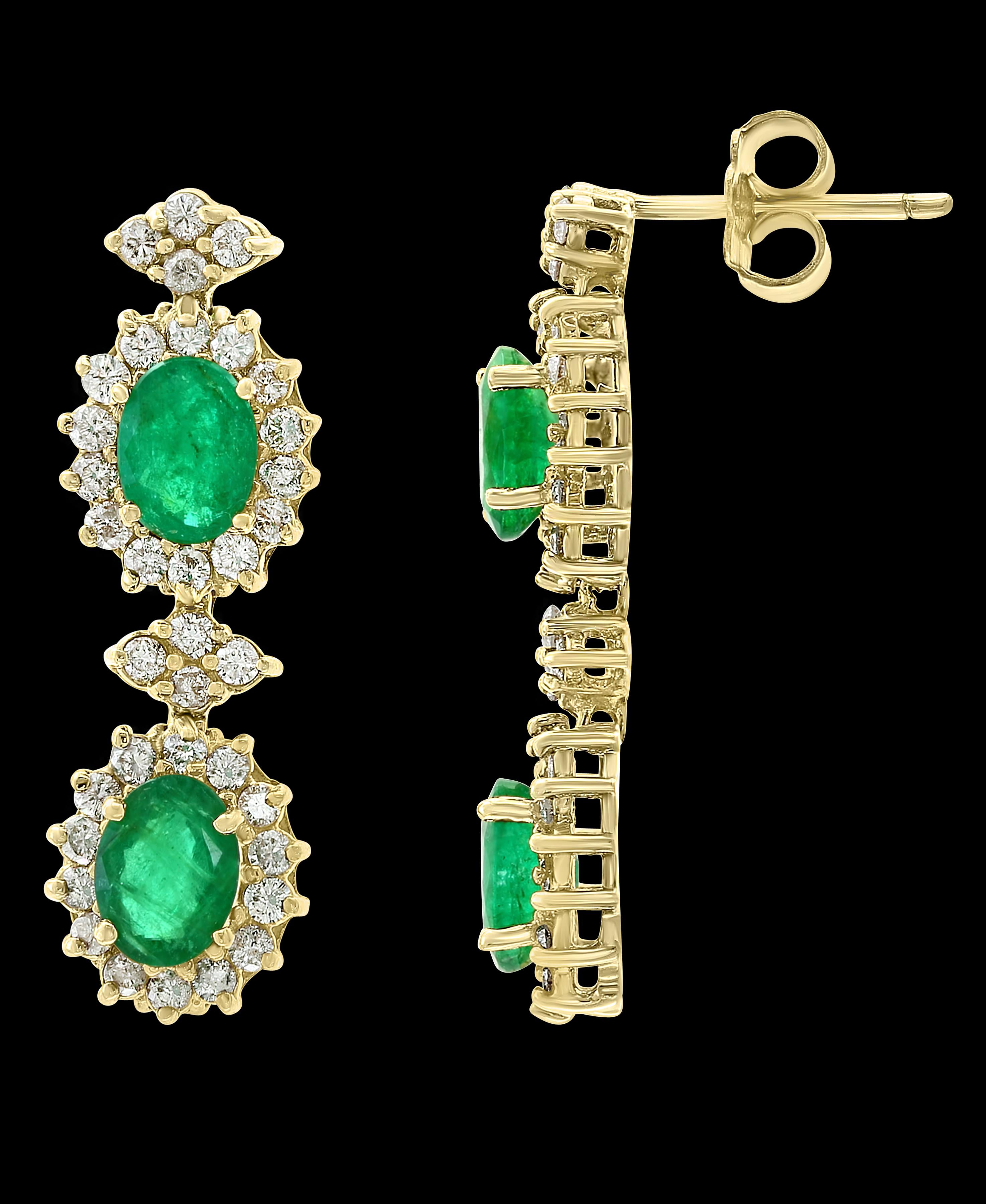 Women's 37 Ct Oval Shape Natural  Emerald & 22 Carat Diamond Necklace & Earring  Suite For Sale