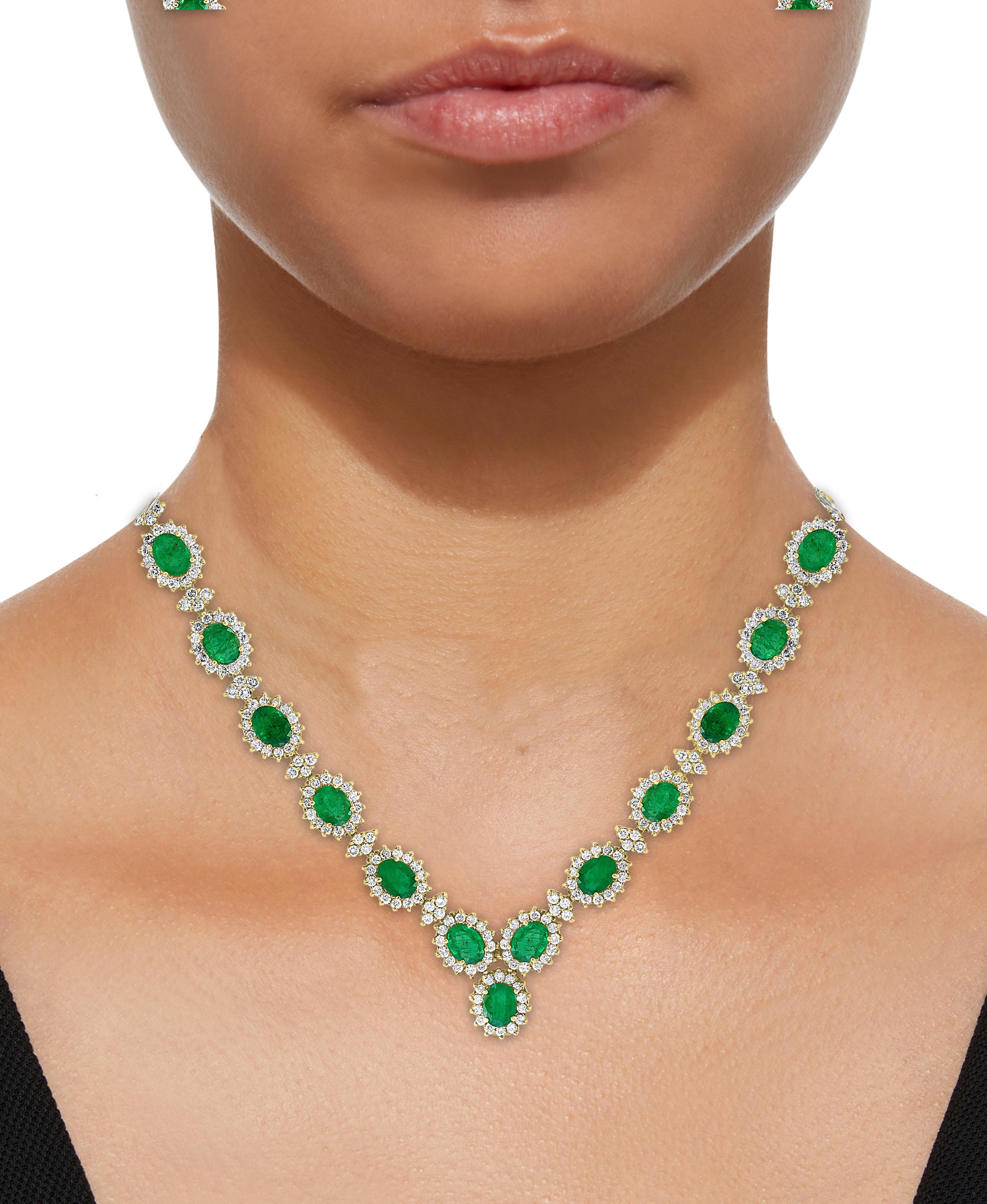 37 Ct Oval Shape Natural  Emerald & 22 Carat Diamond Necklace & Earring  Suite For Sale 2