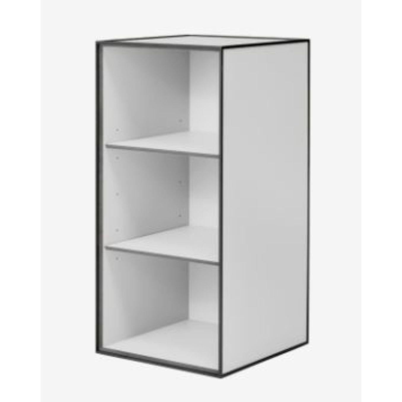 70 light grey frame box with 2 shelves by Lassen.
Dimensions: D 35 x W 35 x H 70 cm. 
Materials: Finér, Melamin, Melamin, Melamine, Metal, Veneer.
Also available in different colours and dimensions. 
Weight: 13 Kg


By Lassen is a Danish