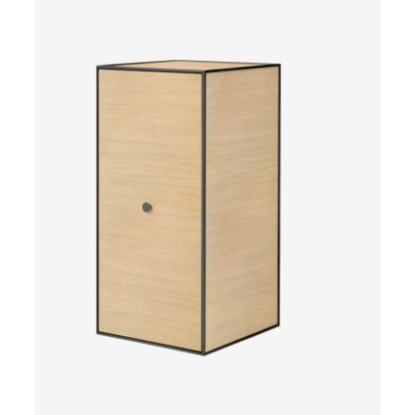 70 oak frame box with 2 shelves / door by Lassen
Dimensions: D 35 x W 35 x H 70 cm 
Materials: Finér,melamin, melamin, melamine, metal, veneer, oak
Also available in different colours and dimensions. 
Weight: 13 kg


By Lassen is a Danish