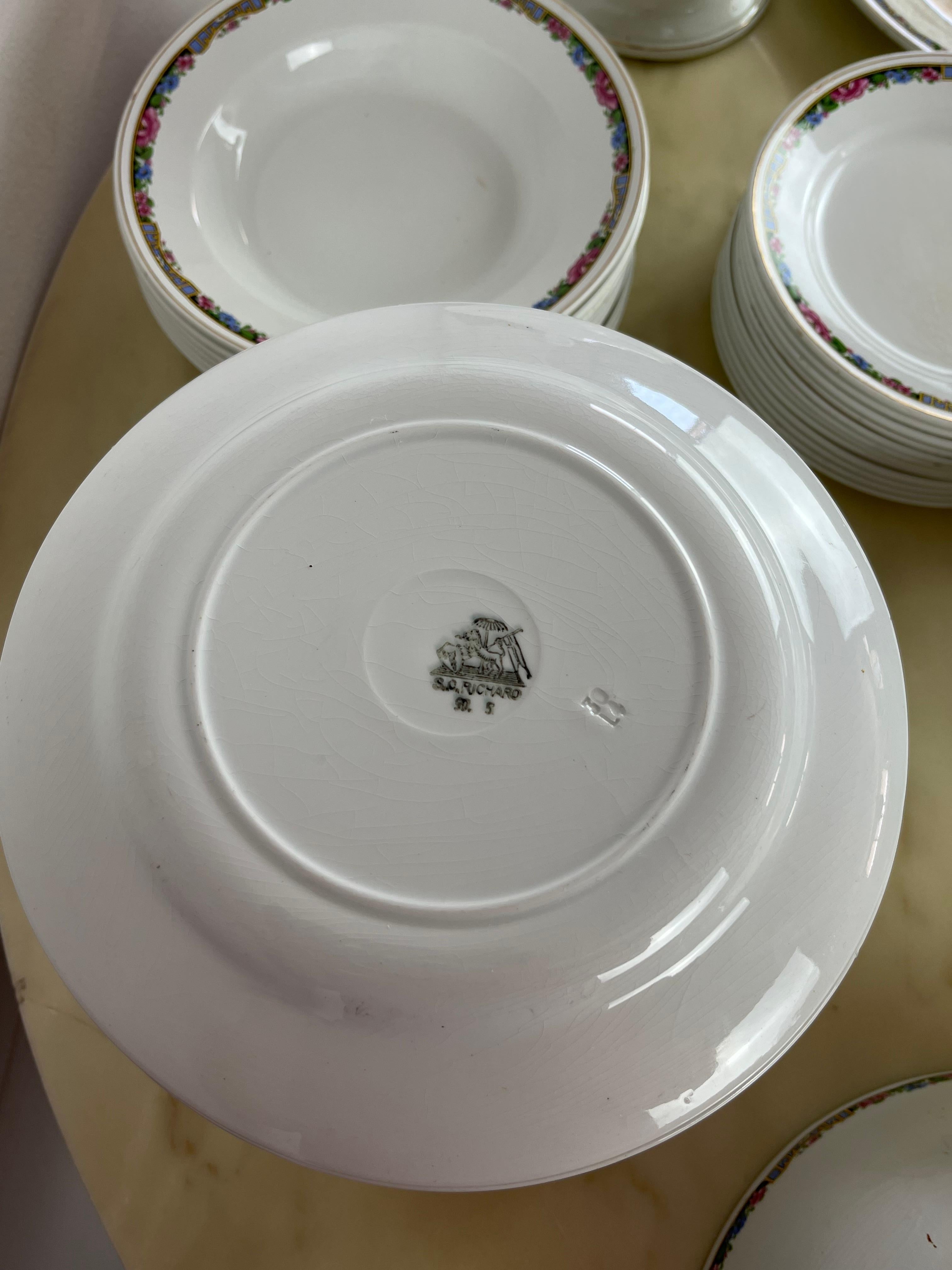70-Piece Ceramic Dinner Service, San Cristoforo Richard Ginori. late 1800s  For Sale 3