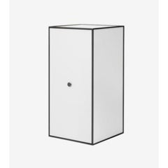 70 White Frame Box with 2 Shelves / Door by Lassen